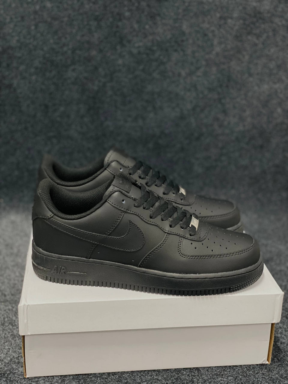 Air Force 1 '07 Low: "triple-black" (1:1) thumbnail 9