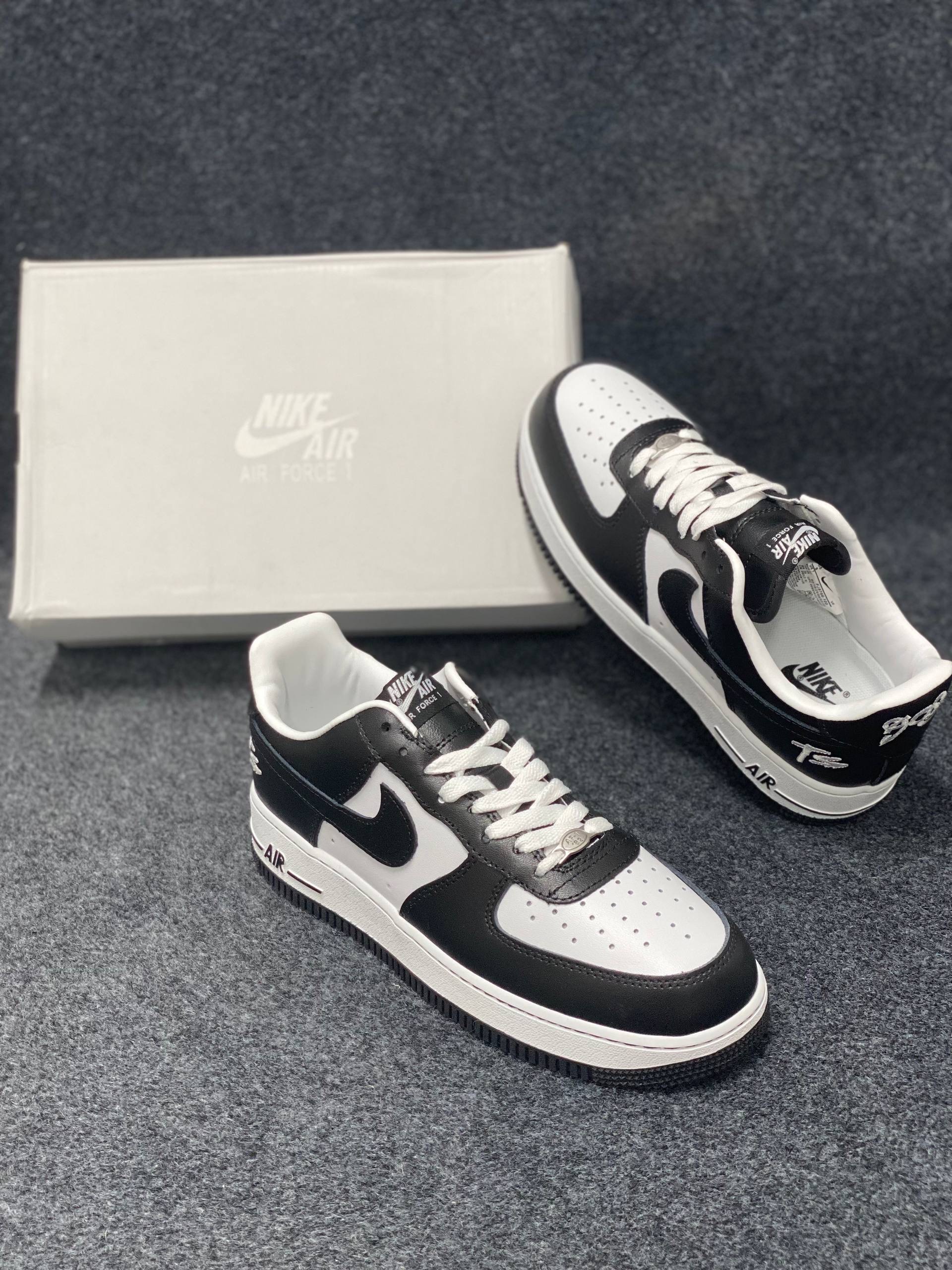 Air Force 1 Low x Terror Squad: "Blackout" thumbnail 2