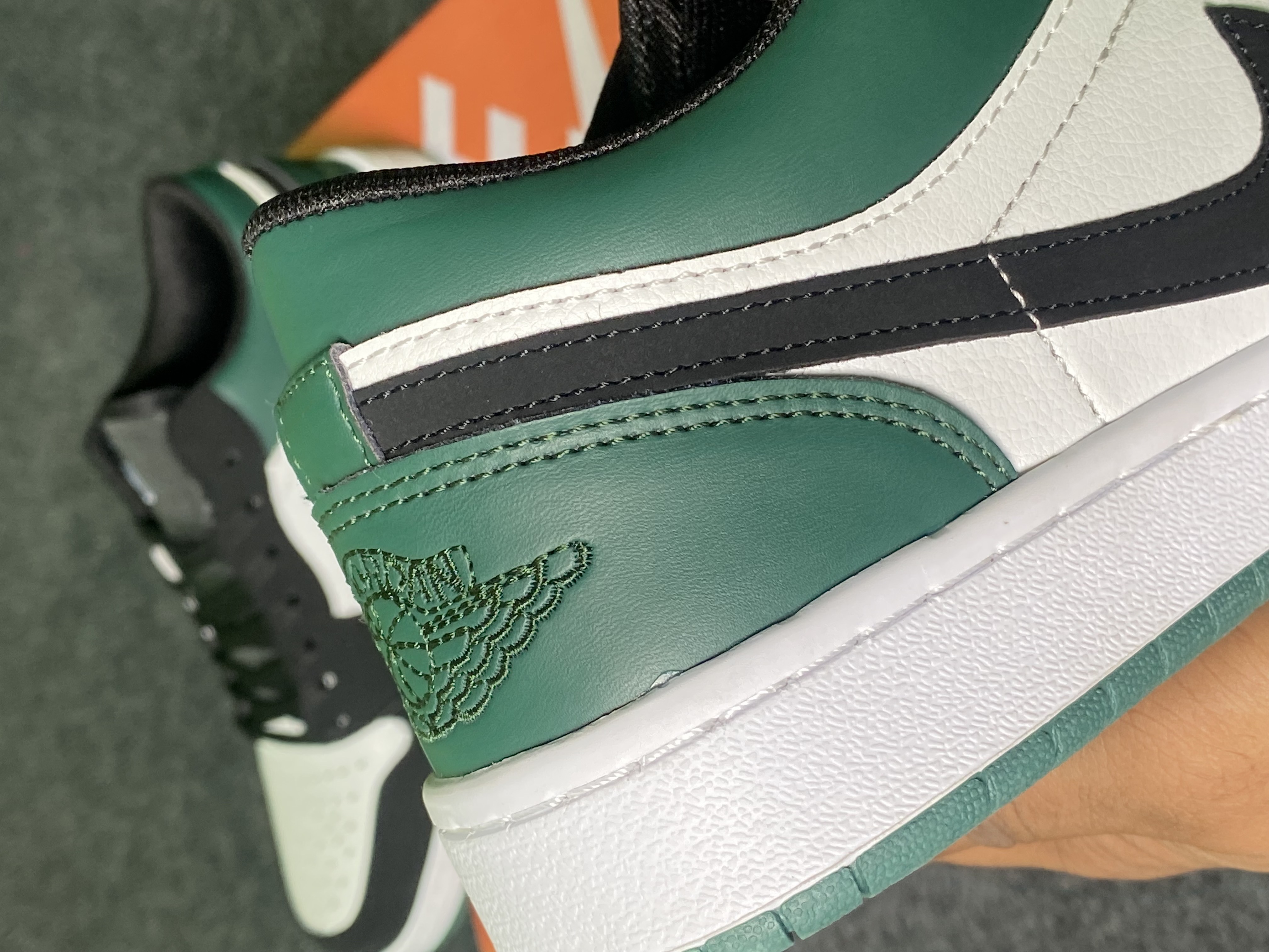 Jordan 1 Low: "Mystic Green" (OEM) thumbnail 9
