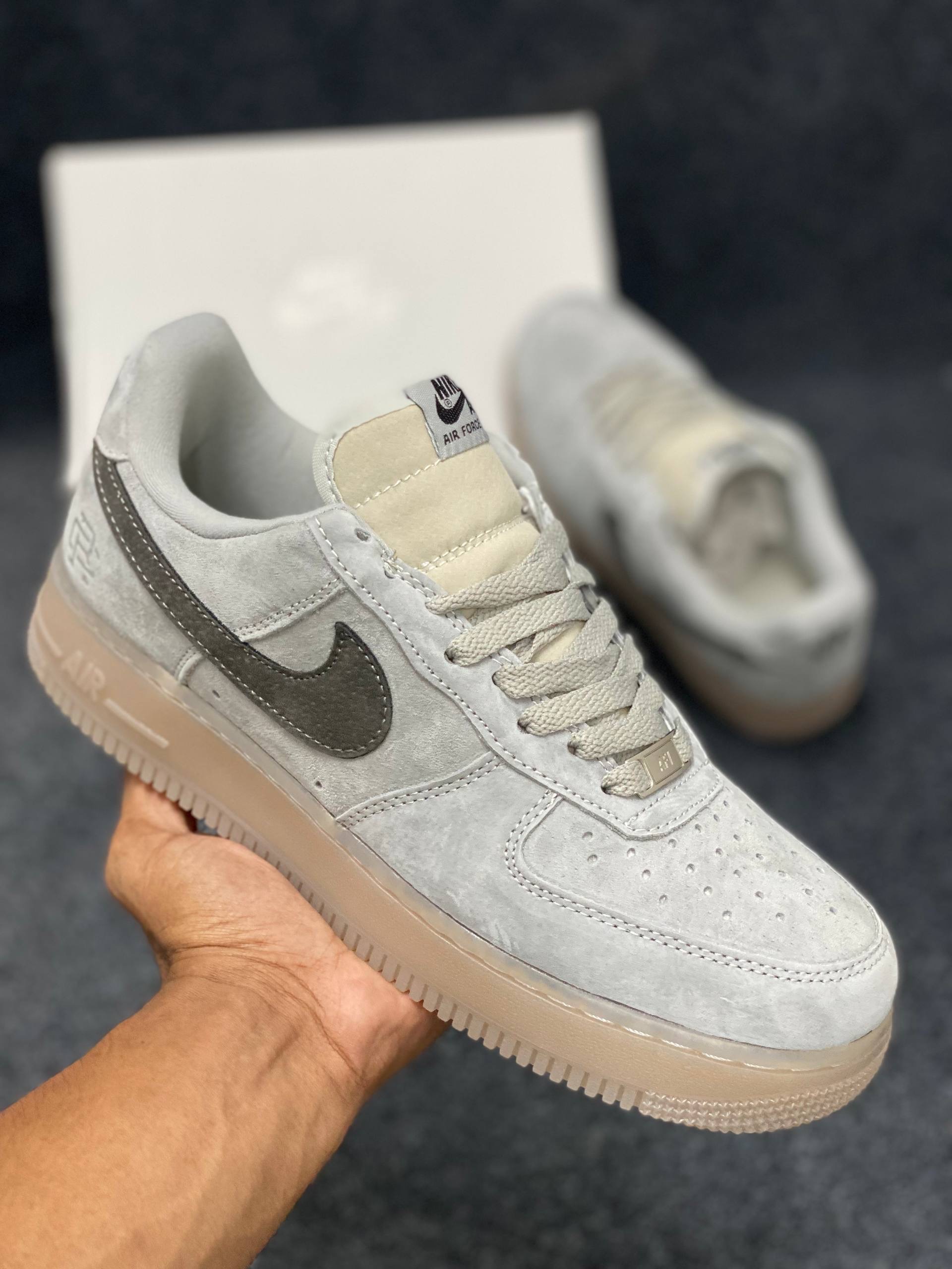 Air Force 1 : "dark grey and translucent gum" thumbnail 5