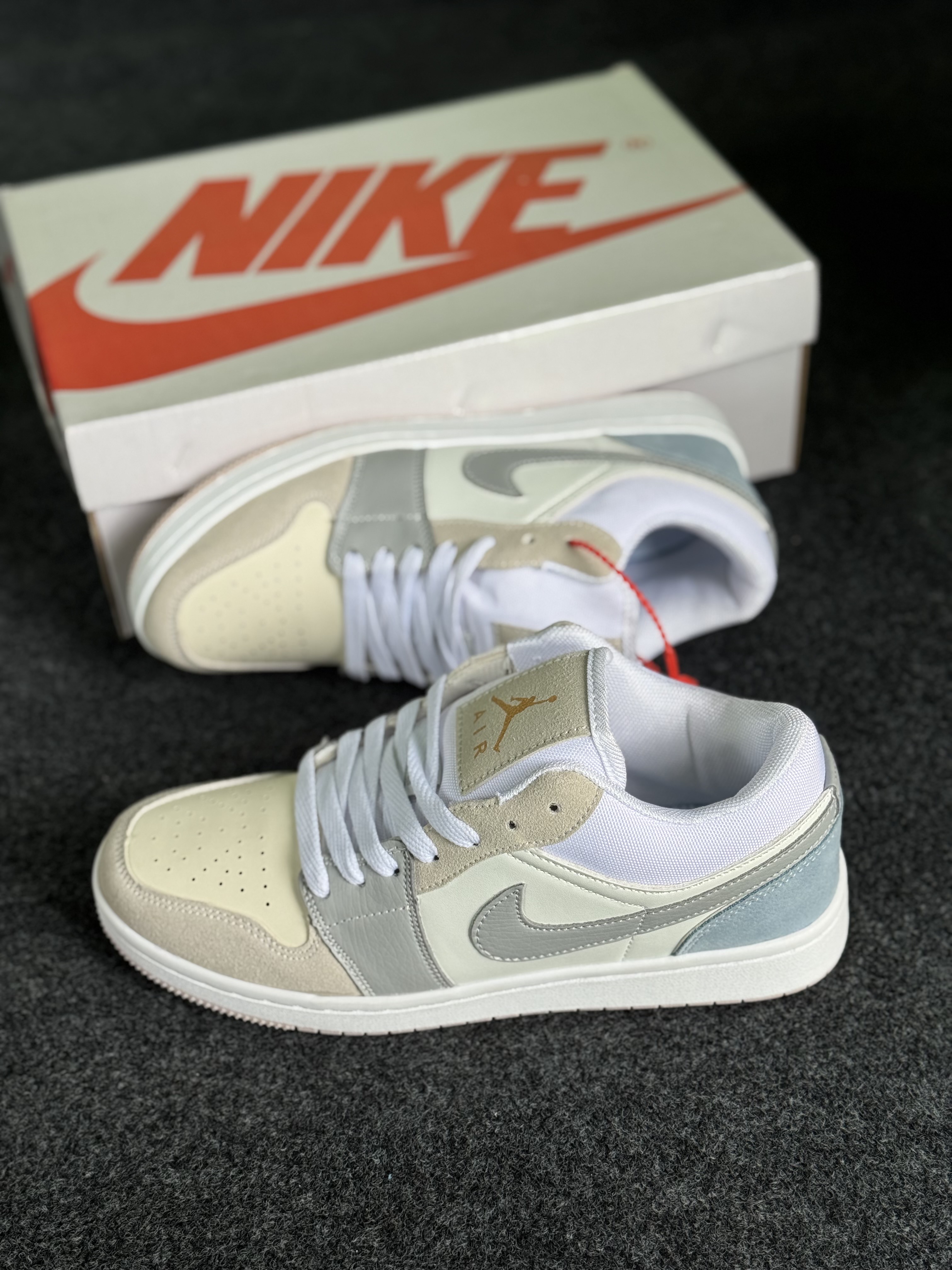 Jordan 1 Low: "paris" Mix of White thumbnail 2