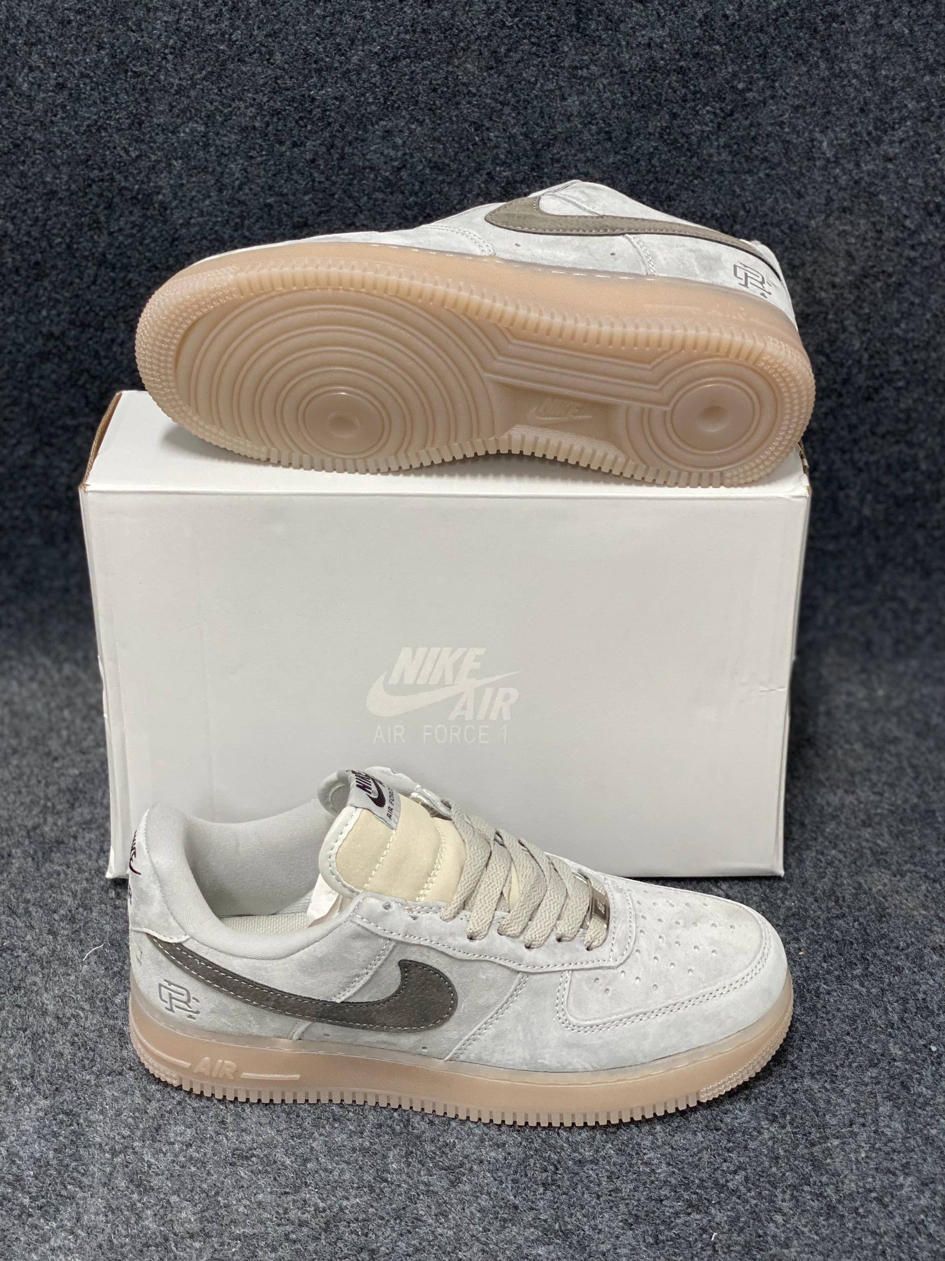 Air Force 1 : "dark grey and translucent gum" thumbnail 7