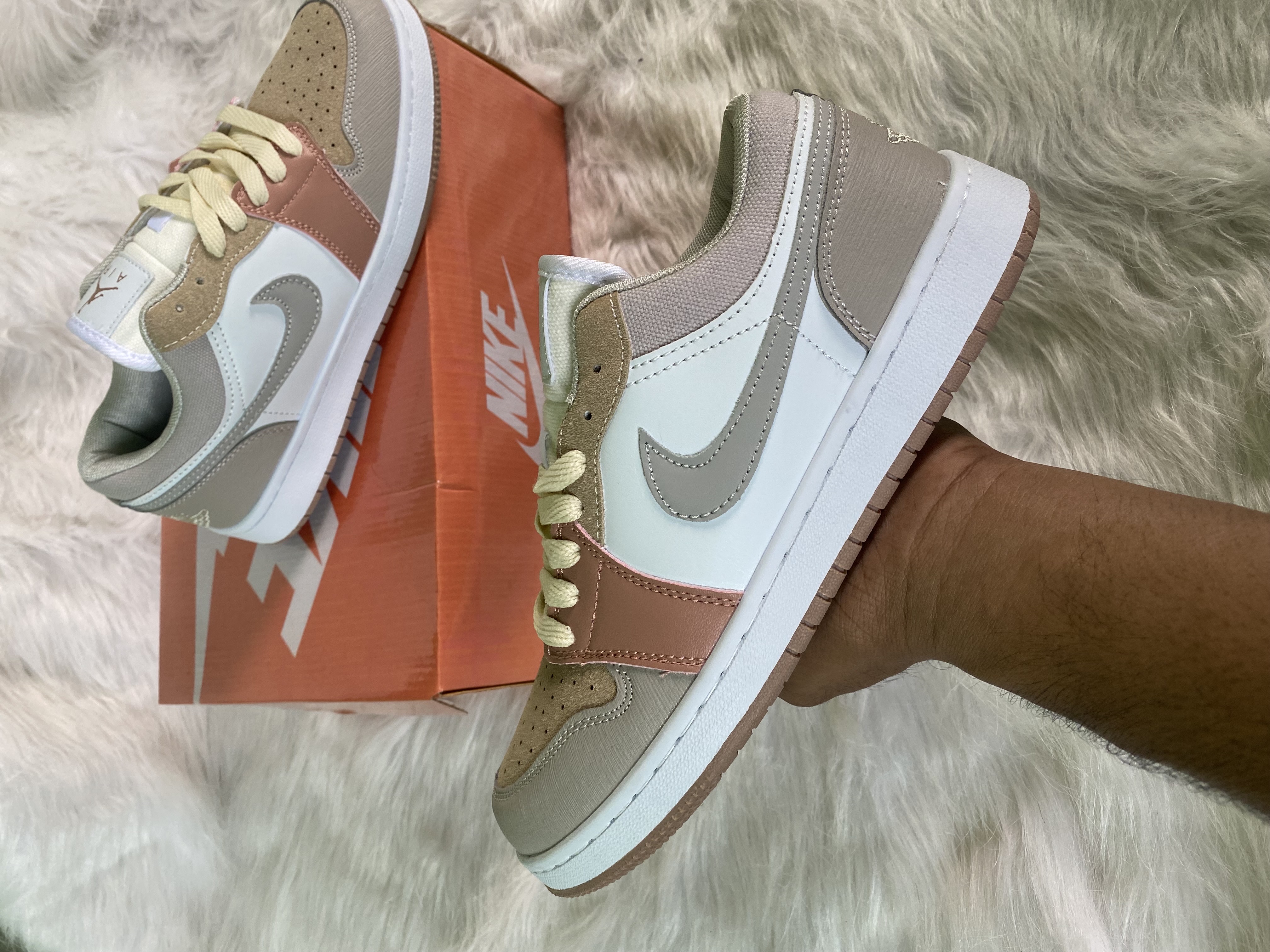 Jordan 1 Low: Milan | beige, coral, and white (OEM) thumbnail 10