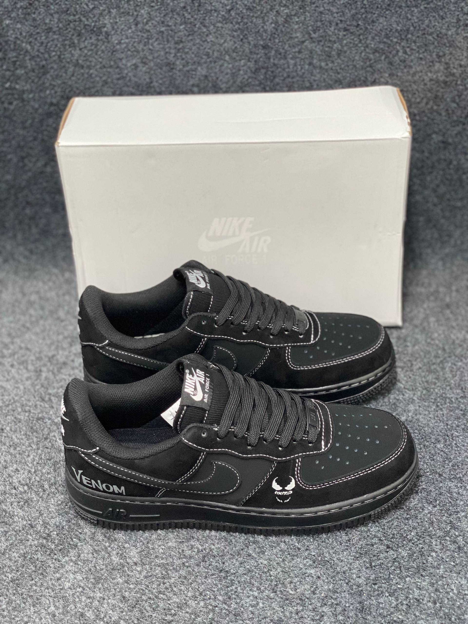 Air Force 1 "Venom" (1:1)