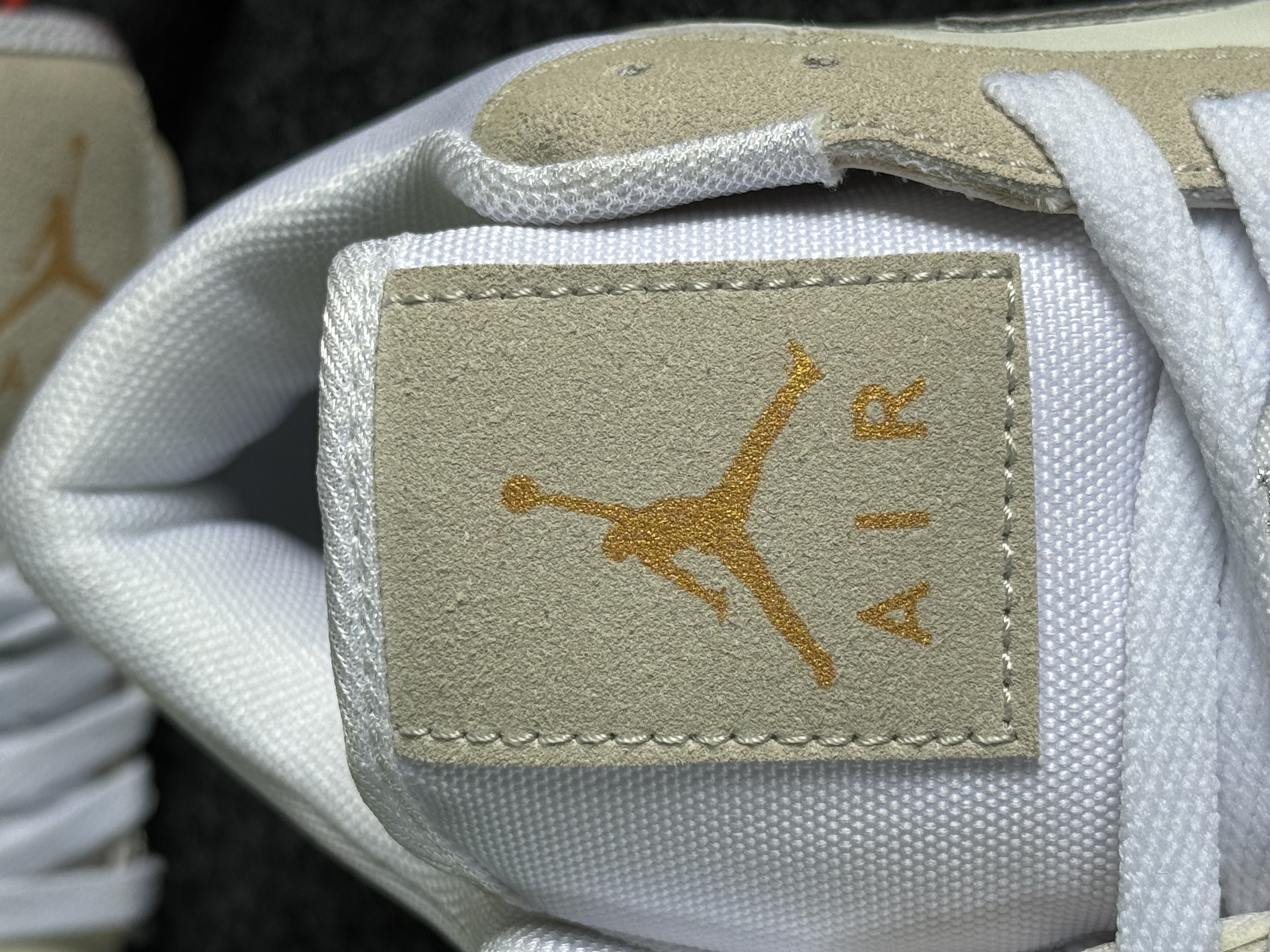 Jordan 1 Low: "paris" Mix of White thumbnail 9