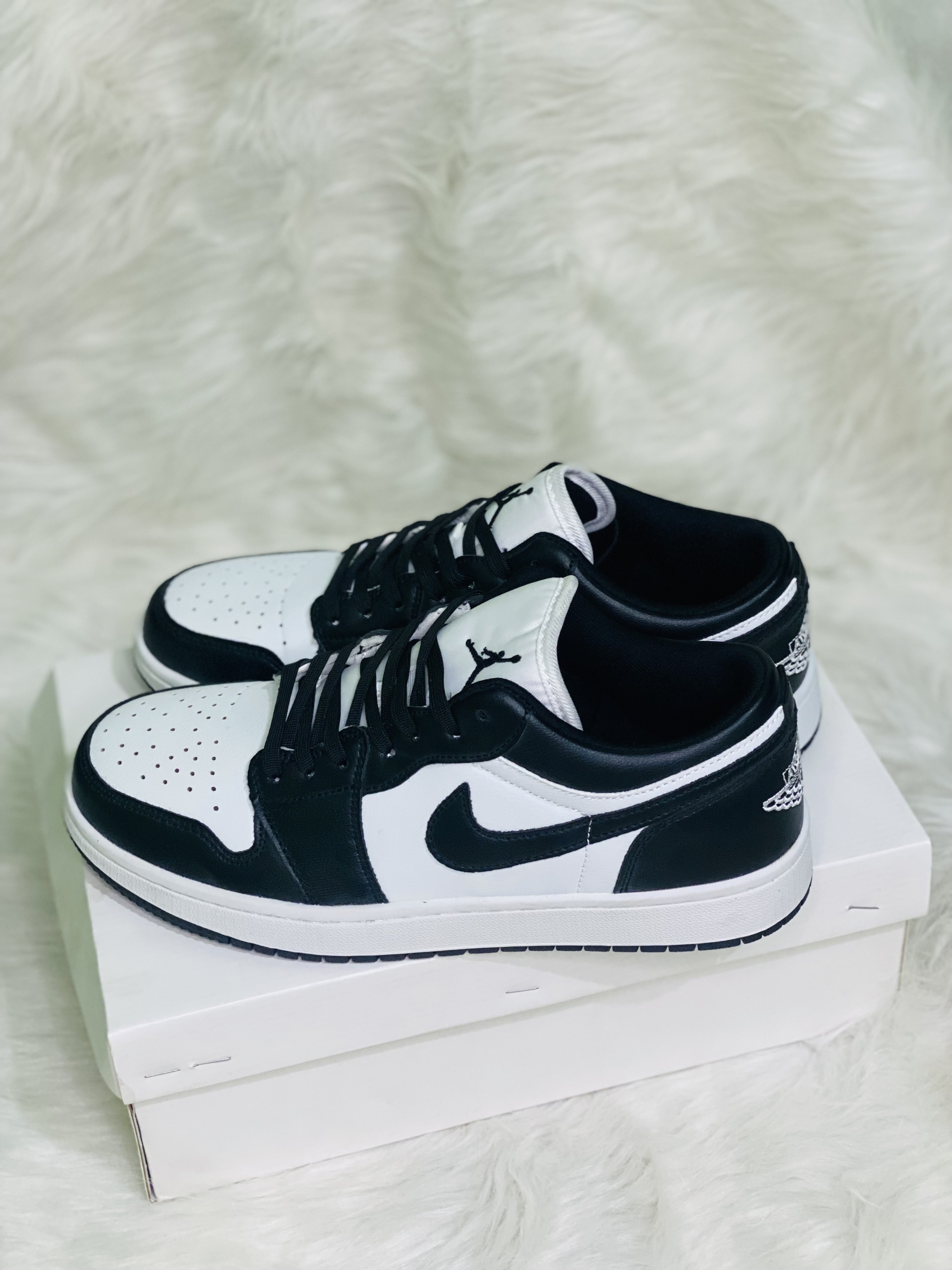 Nike Air Jordan 1 Low 'Panda' (OEM) thumbnail 2