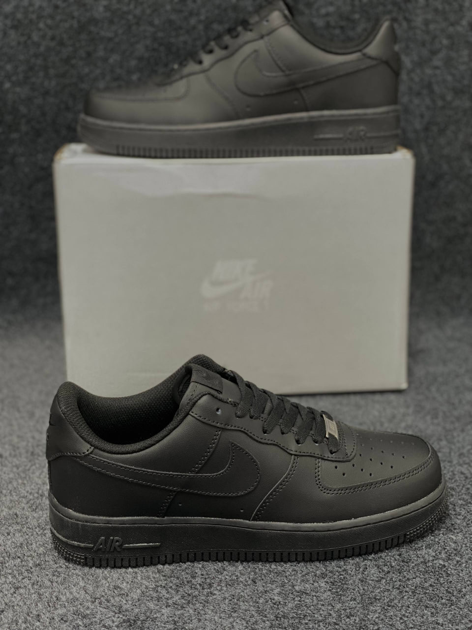 Air Force 1 '07 Low: "triple-black" (1:1) thumbnail 8