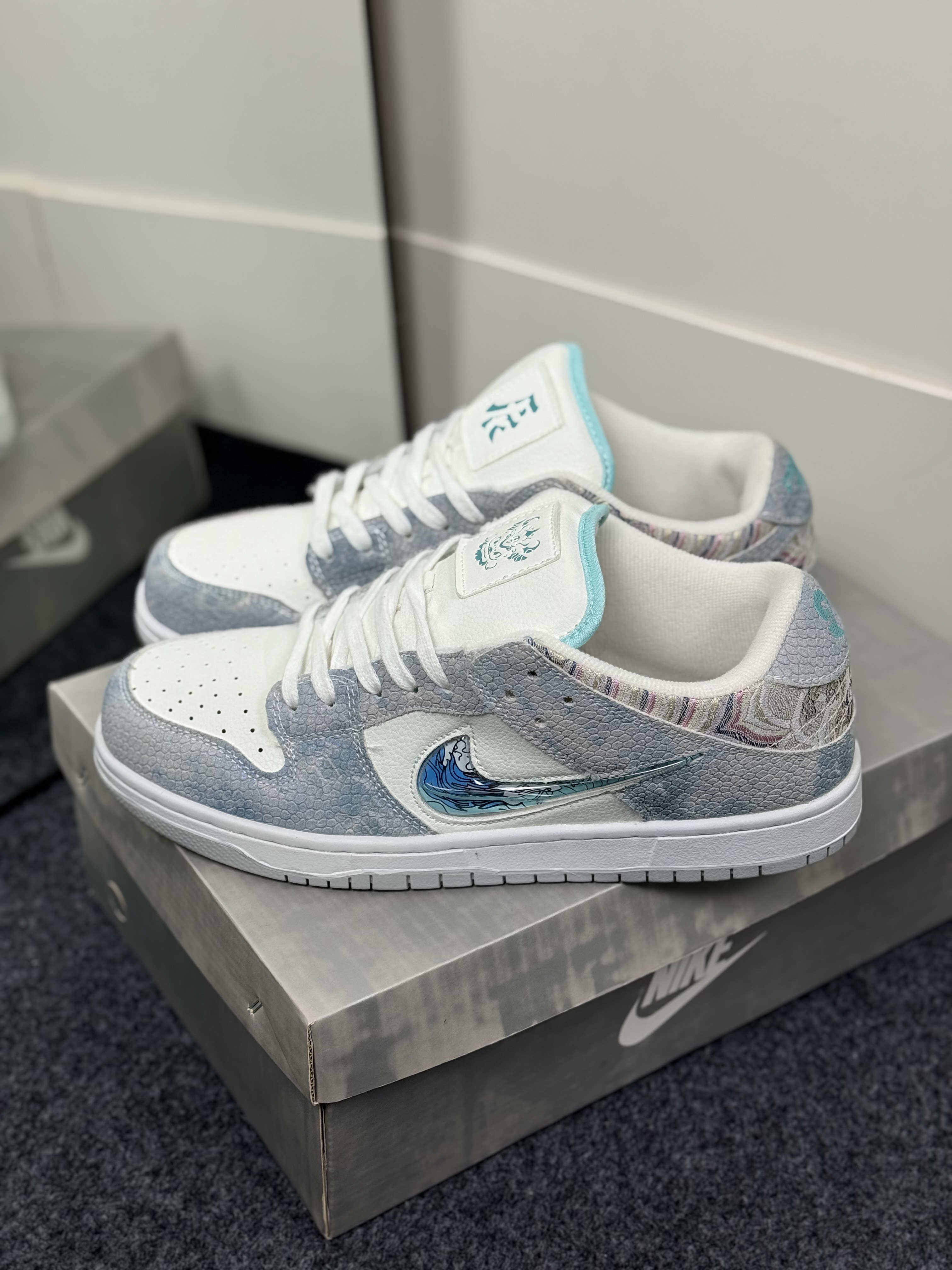 SB Dunk Low "Year of the Dragon" "Steam Puppet" thumbnail 3