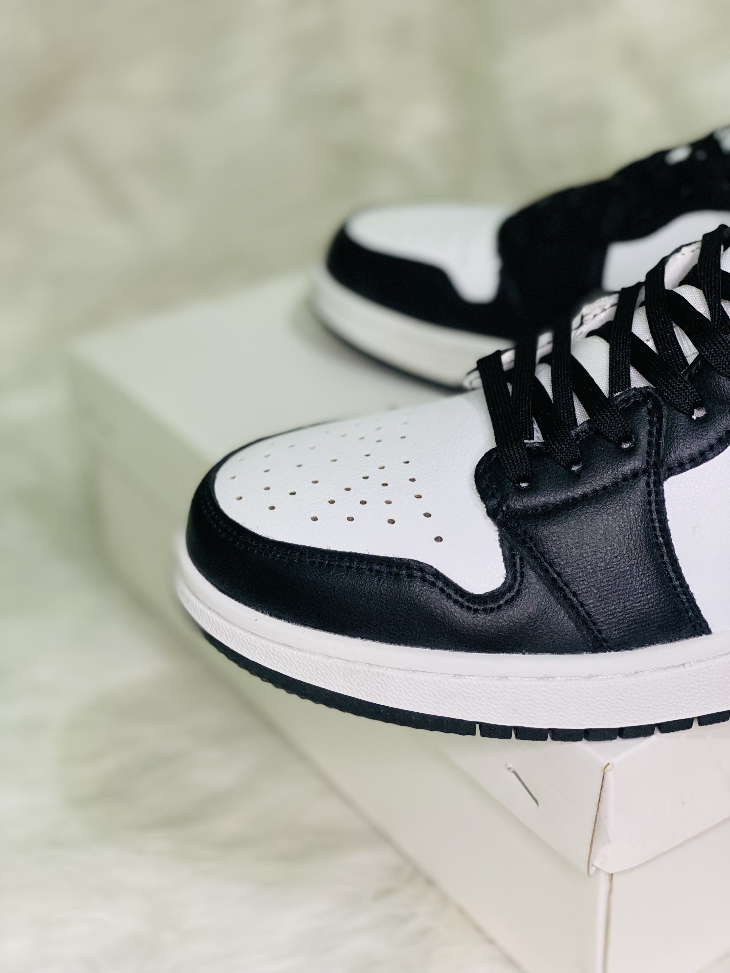 Nike Air Jordan 1 Low 'Panda' (OEM) thumbnail 3