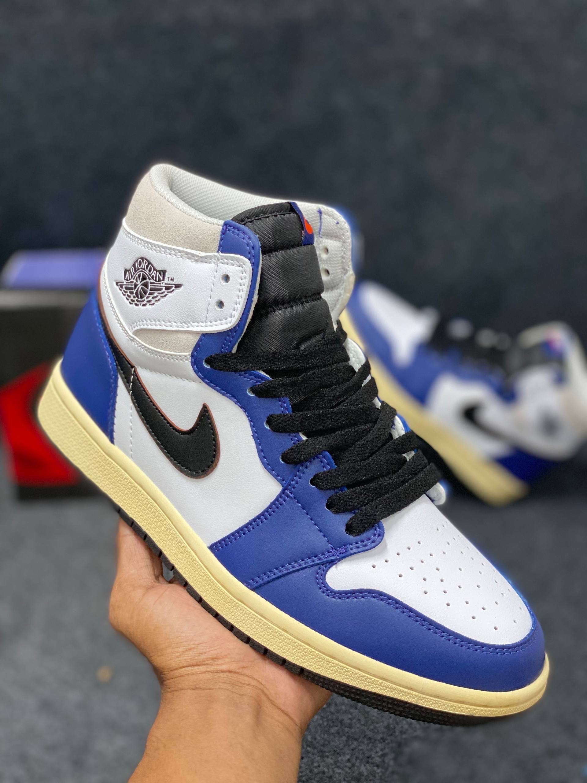 Air Jordan 1 Retro High OG 'Rare Air': "Deep Royal Blue" thumbnail 3