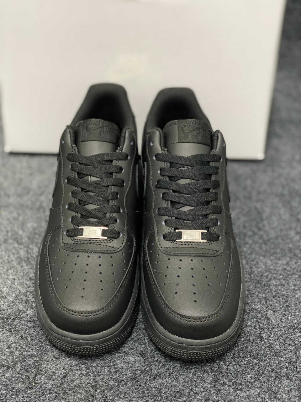 Air Force 1 '07 Low: "triple-black" (1:1) thumbnail 4