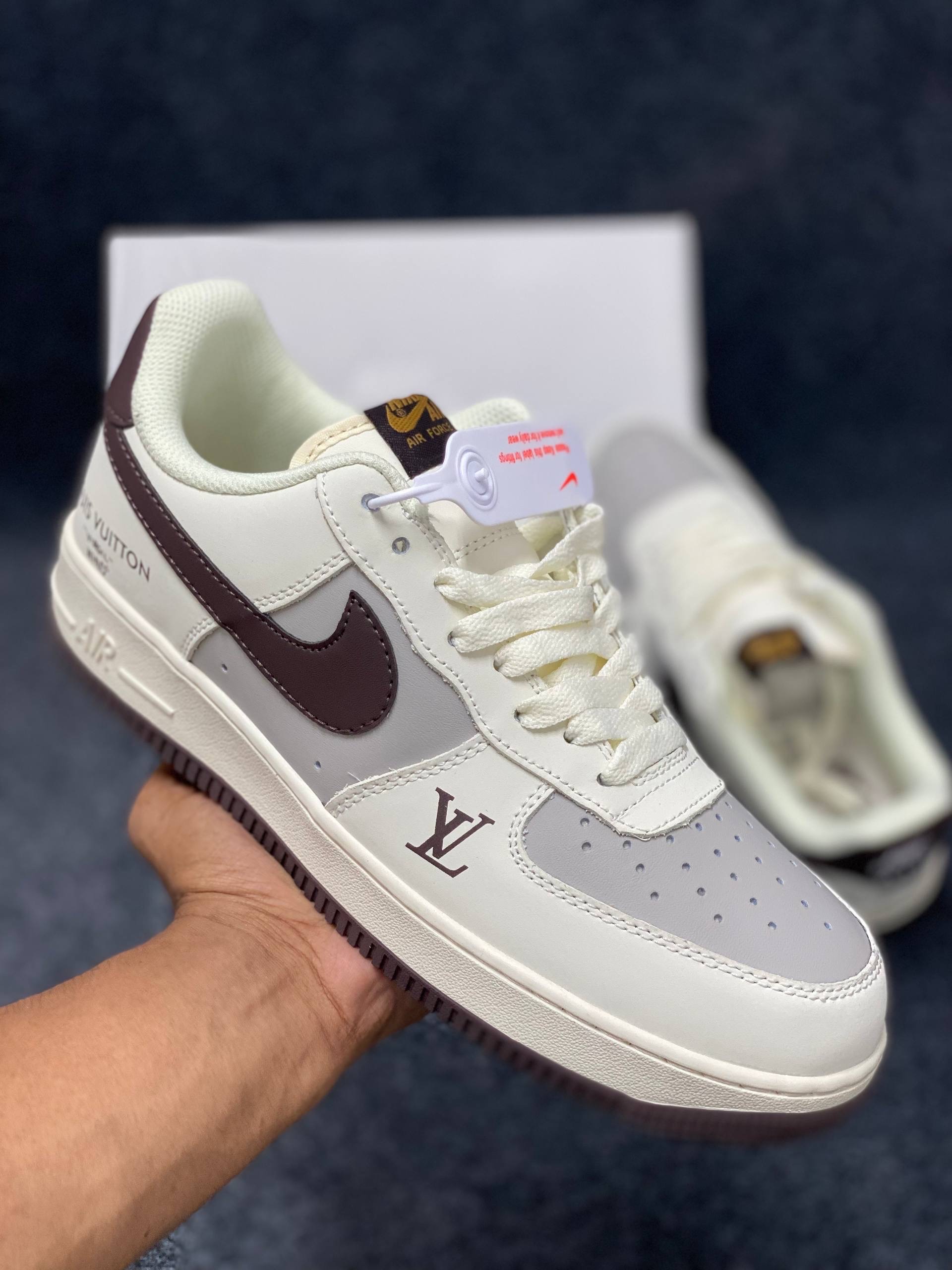 Louis Vuitton x Nike Air Force 1 Low: "Cream & Grey Toe" thumbnail 3