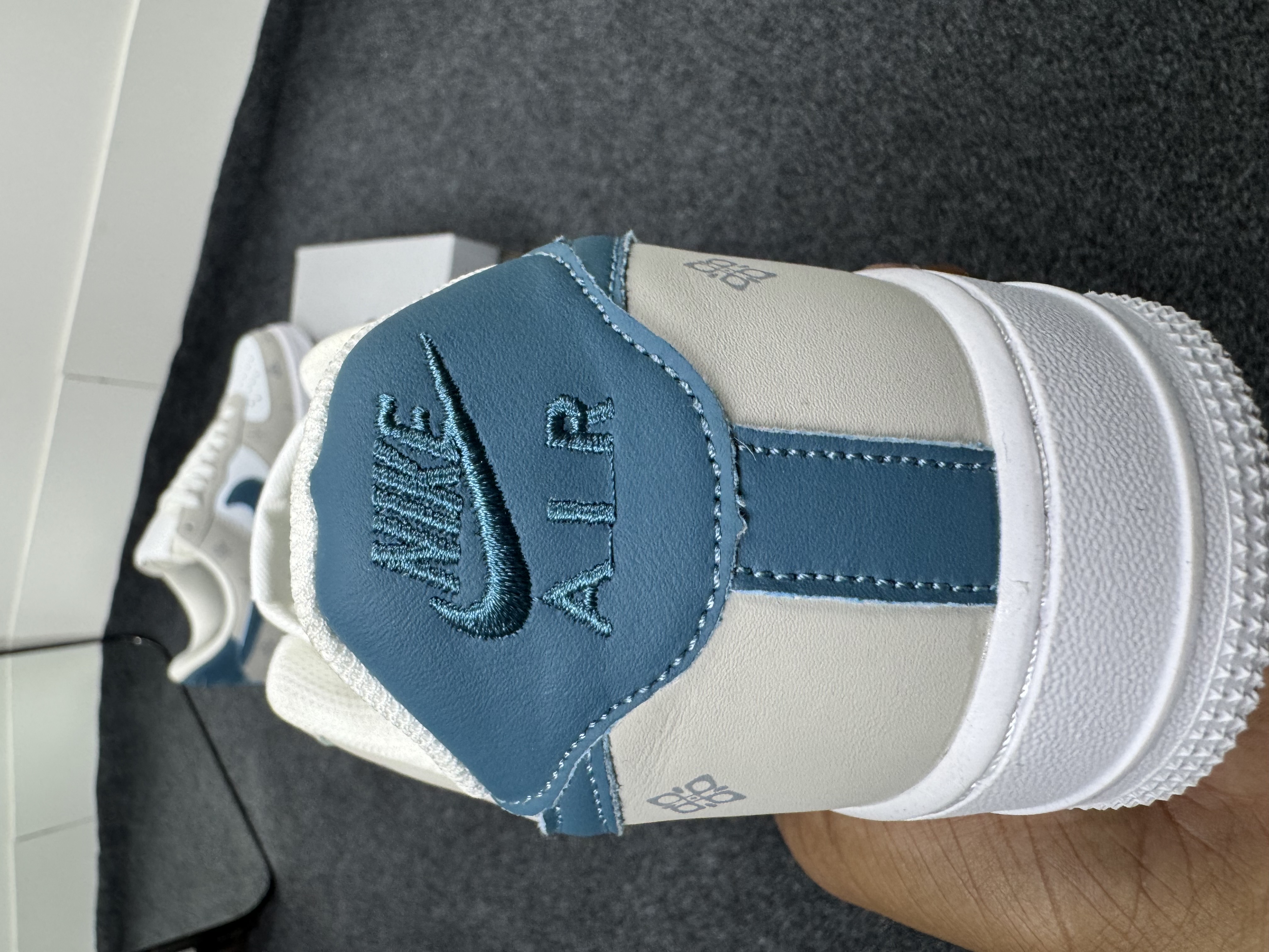AF-1: "KissMaker Studio" (1:1) thumbnail 8