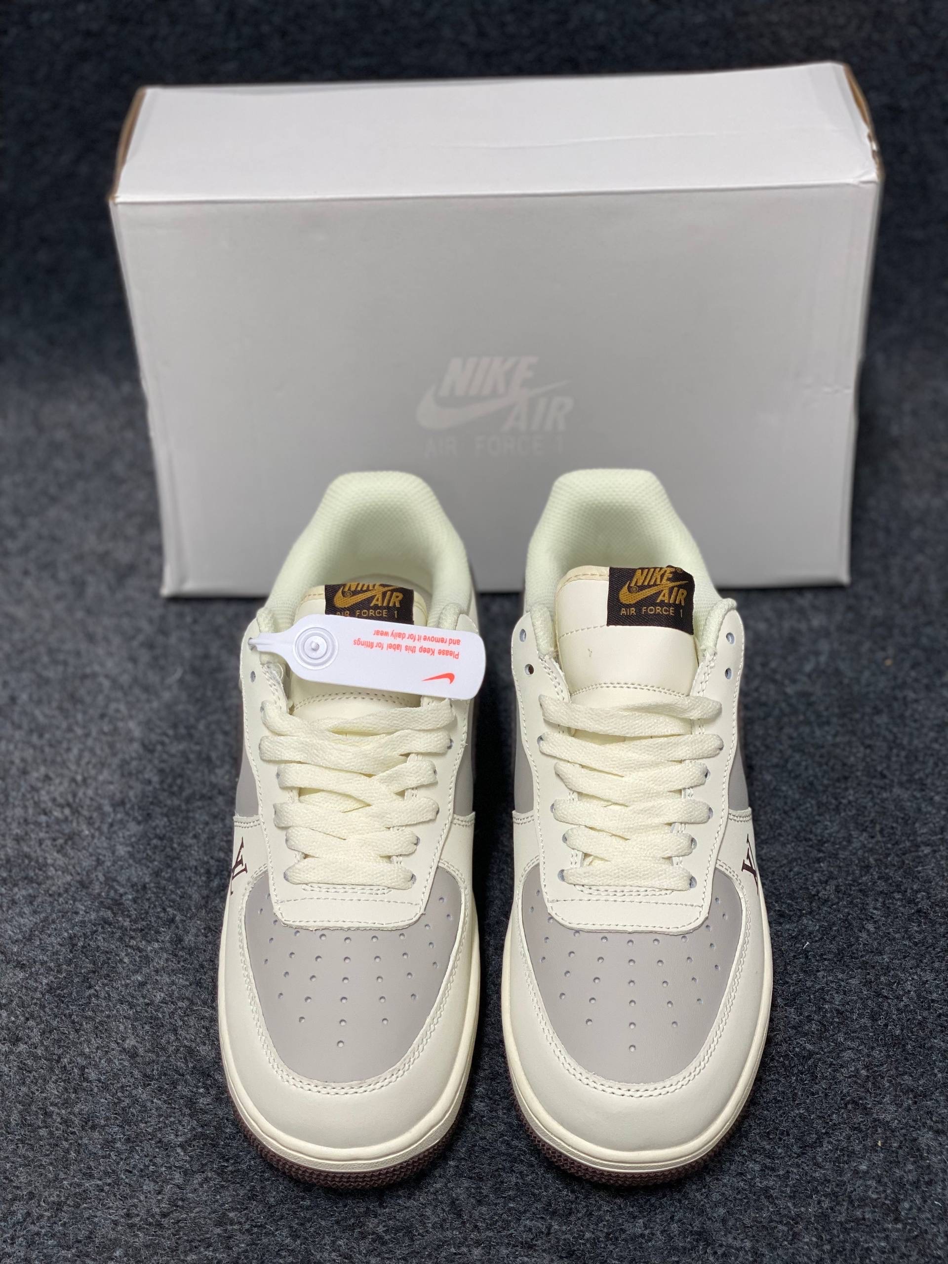 Louis Vuitton x Nike Air Force 1 Low: "Cream & Grey Toe" thumbnail 4