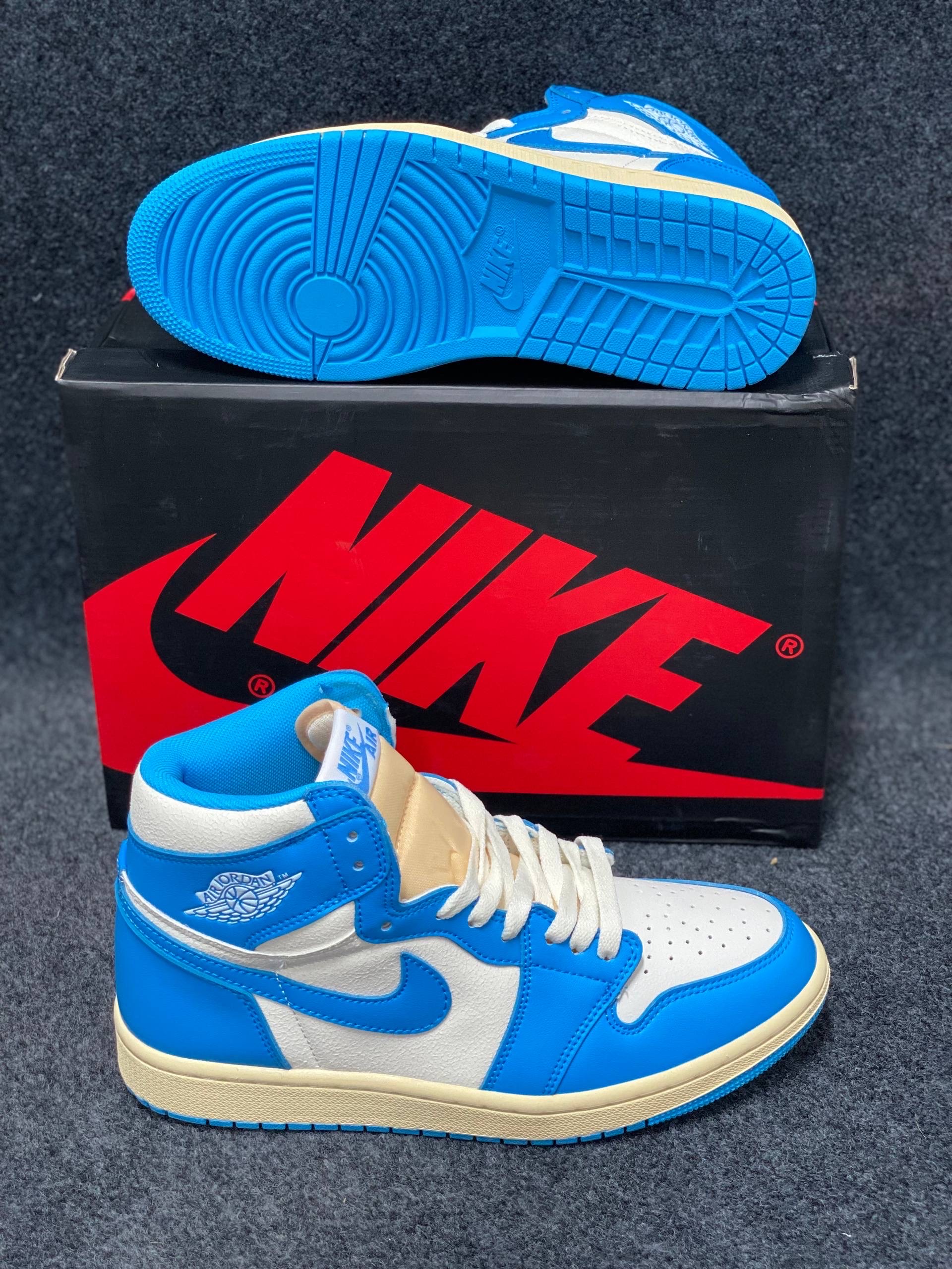 Air Jordan 1 Retro High OG "UNC Reimagined" : "dark powder blue" thumbnail 8