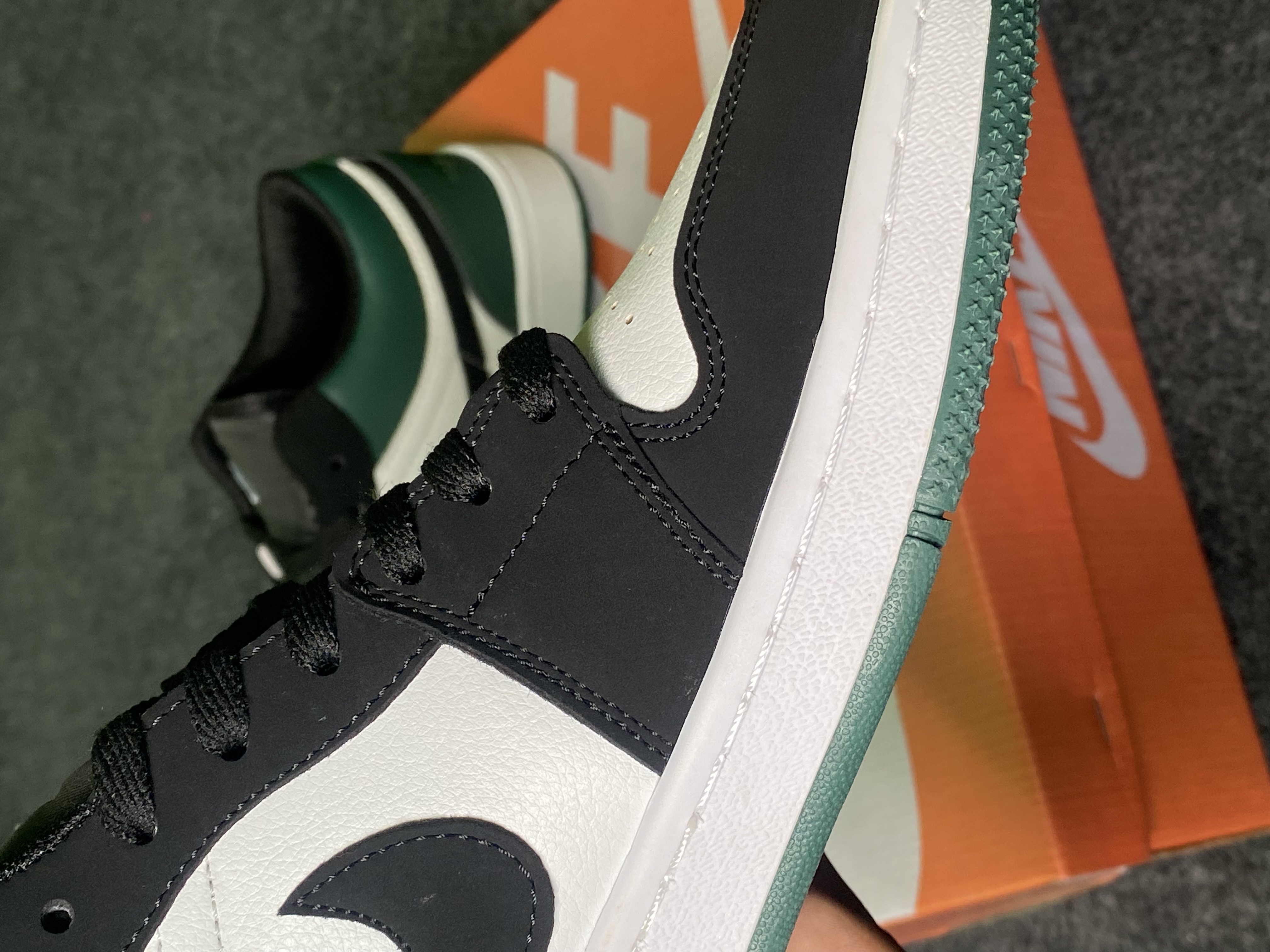 Jordan 1 Low: "Mystic Green" (OEM) thumbnail 11