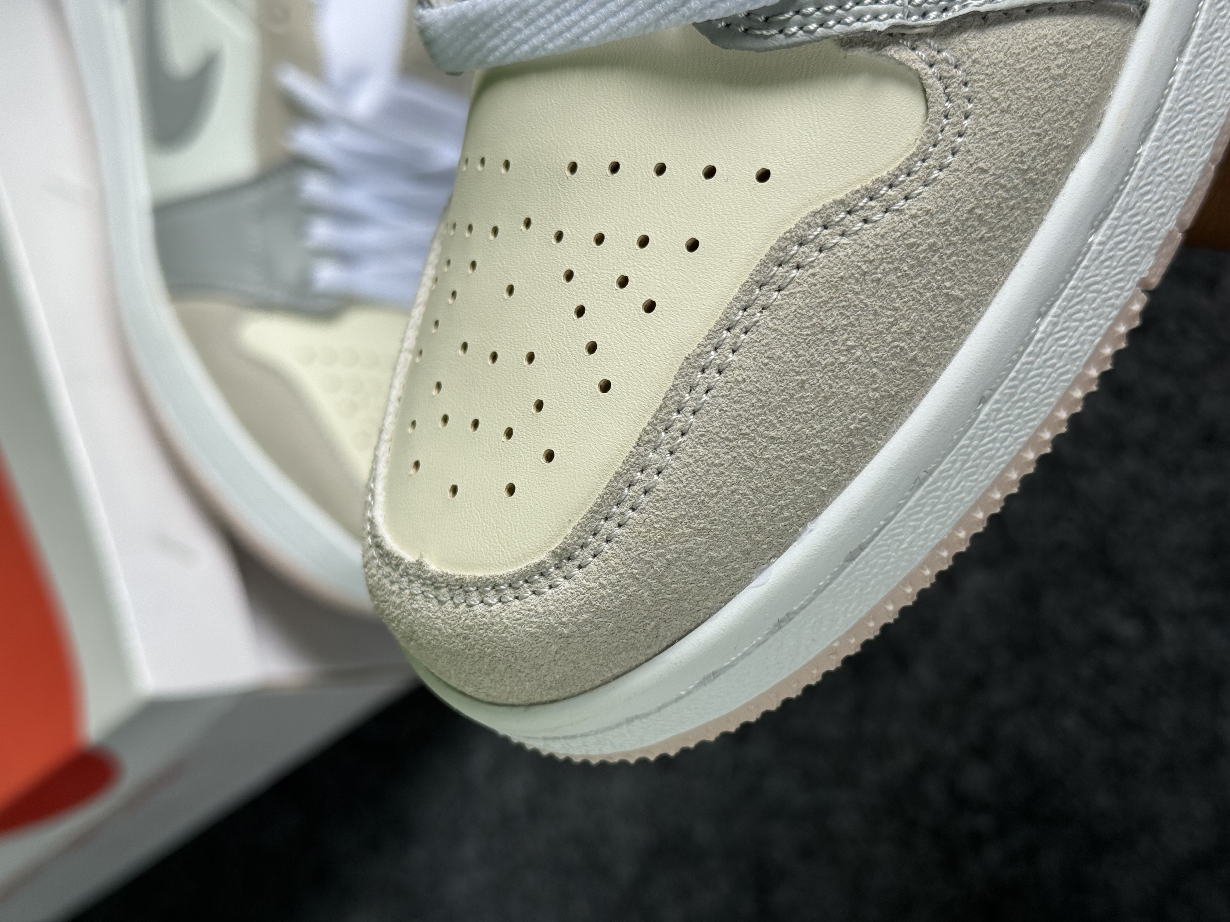 Jordan 1 Low: "paris" Mix of White thumbnail 5