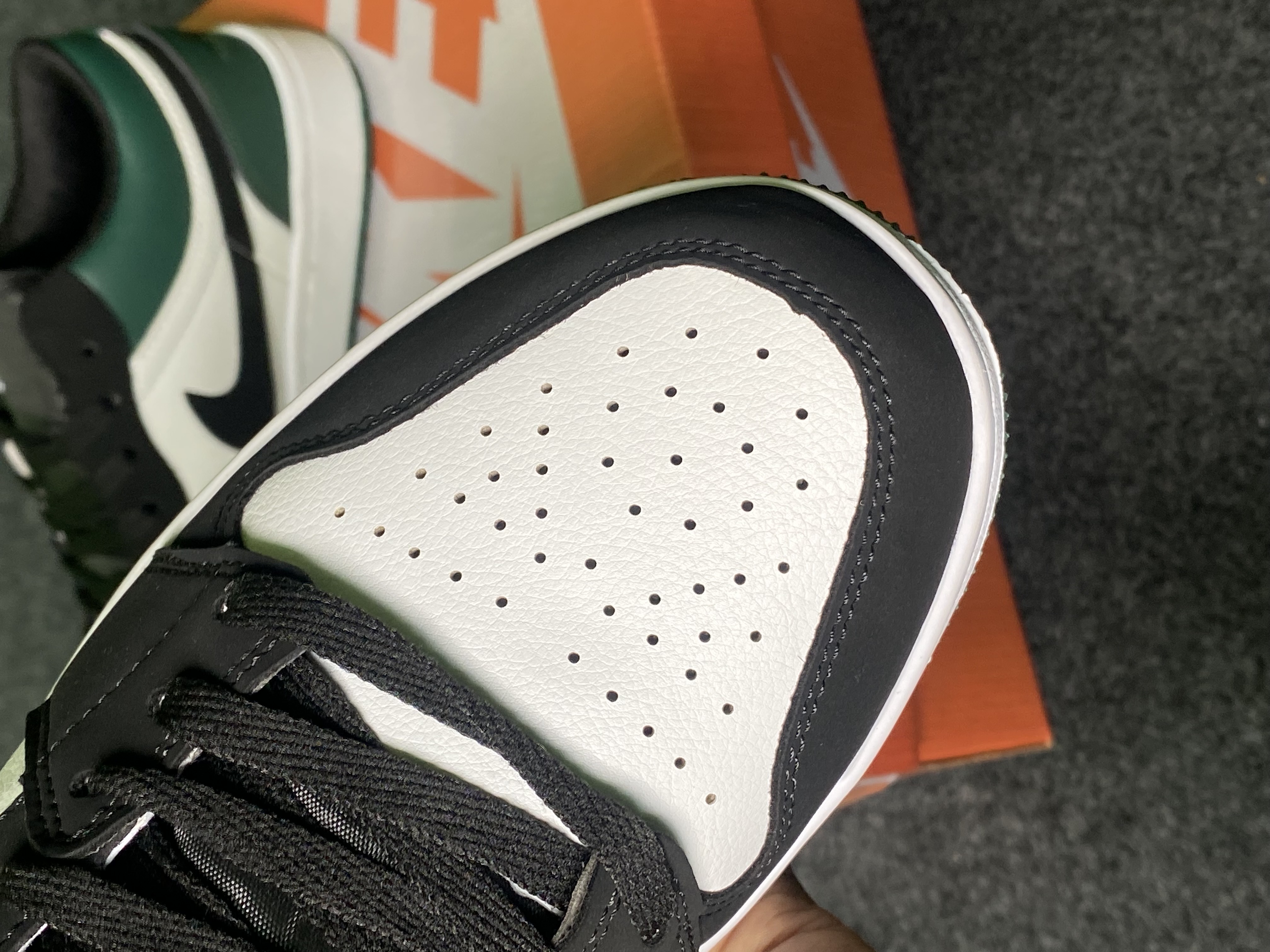 Jordan 1 Low: "Mystic Green" (OEM) thumbnail 10