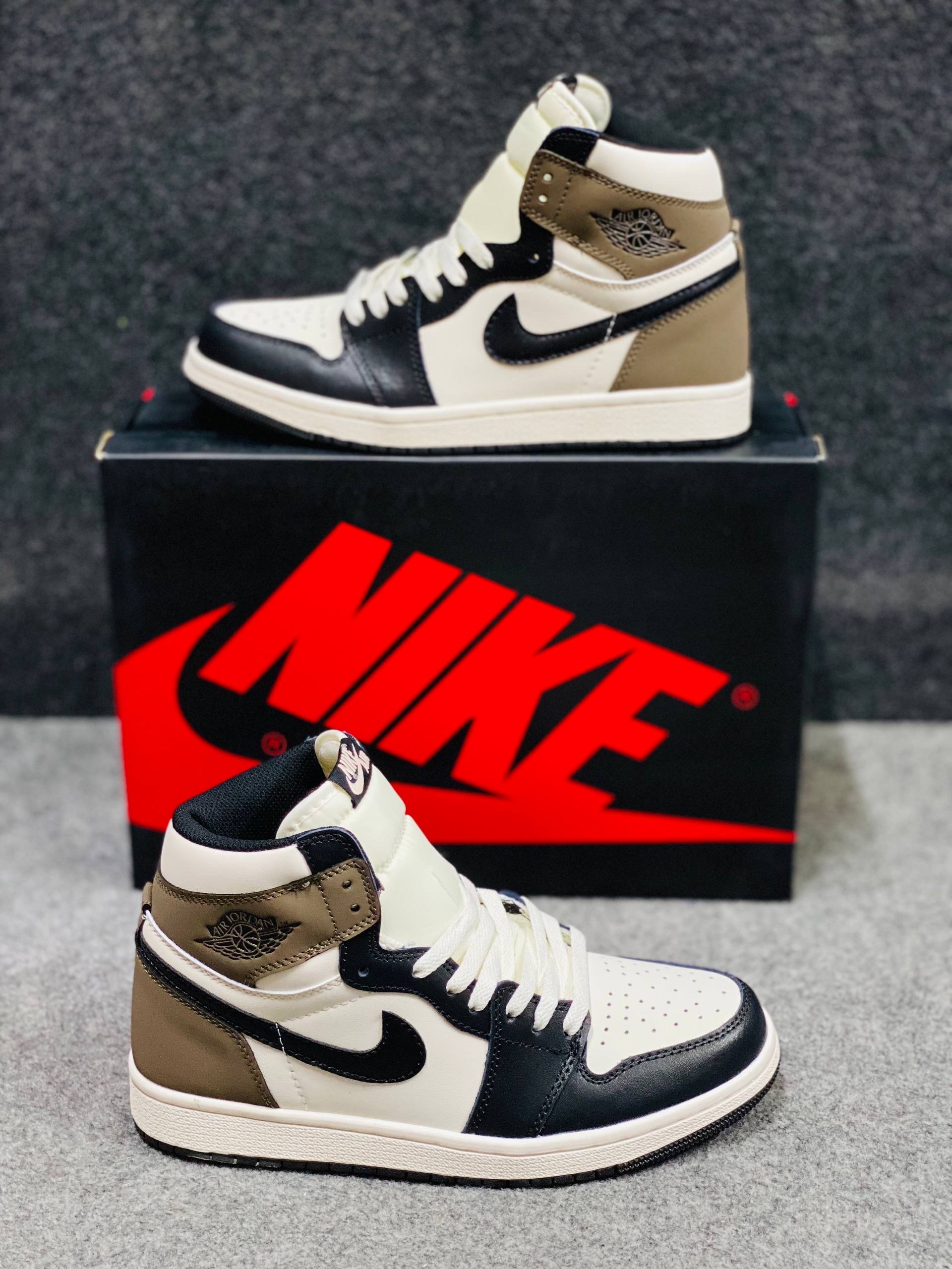Air Jordan 1 Retro High OG "Dark Mocha" (1:1) thumbnail 4