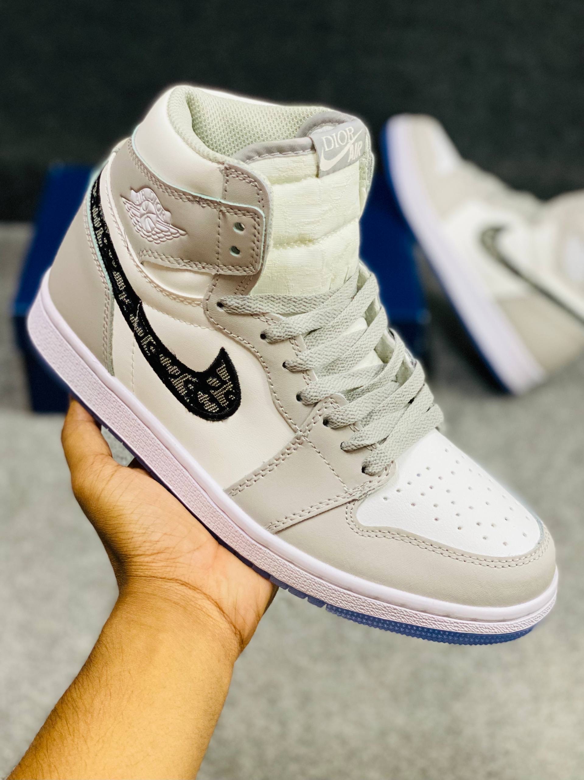 Air Jordan 1 Retro High Dior (1:1) thumbnail 3