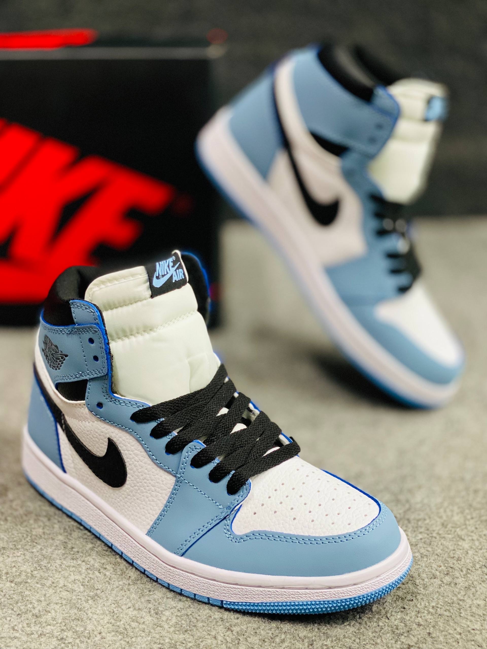 Air Jordan 1 Retro High OG "University Blue" (1:1) thumbnail 5