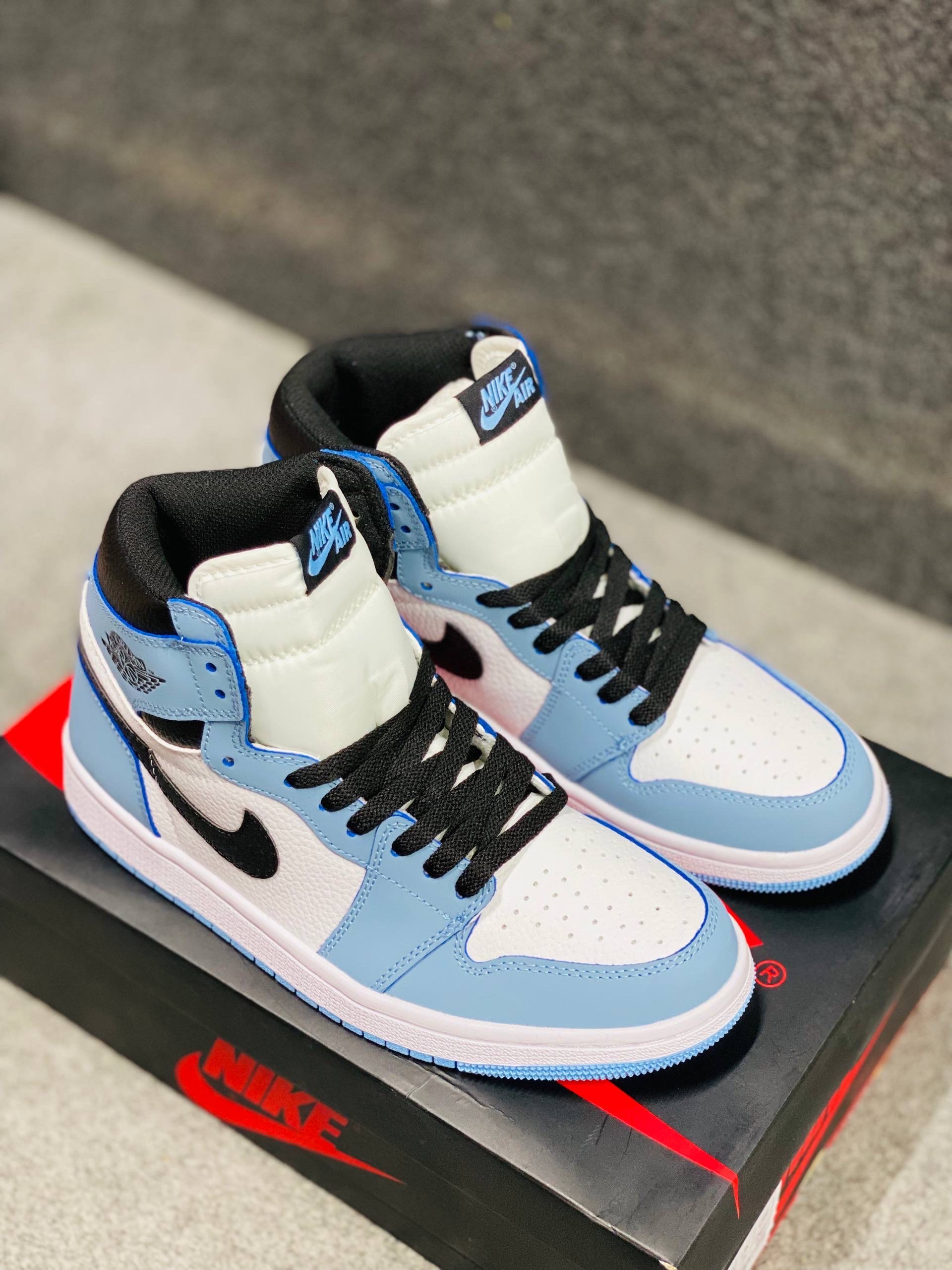 Air Jordan 1 Retro High OG "University Blue" (1:1)