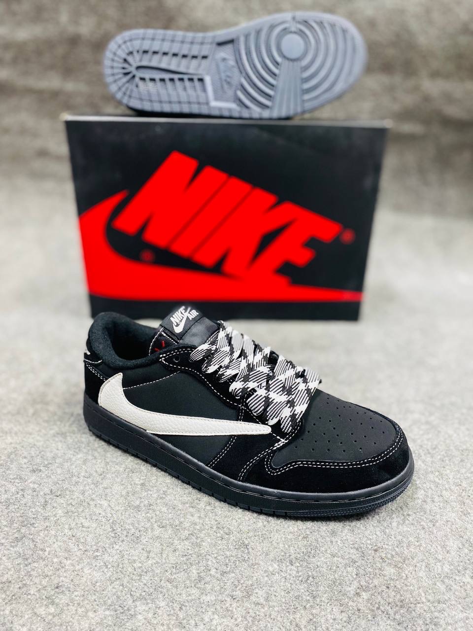 Travis Scott x Nike Air Jordan 1 Low OG SP "Black Phantom" (1:1) thumbnail 6