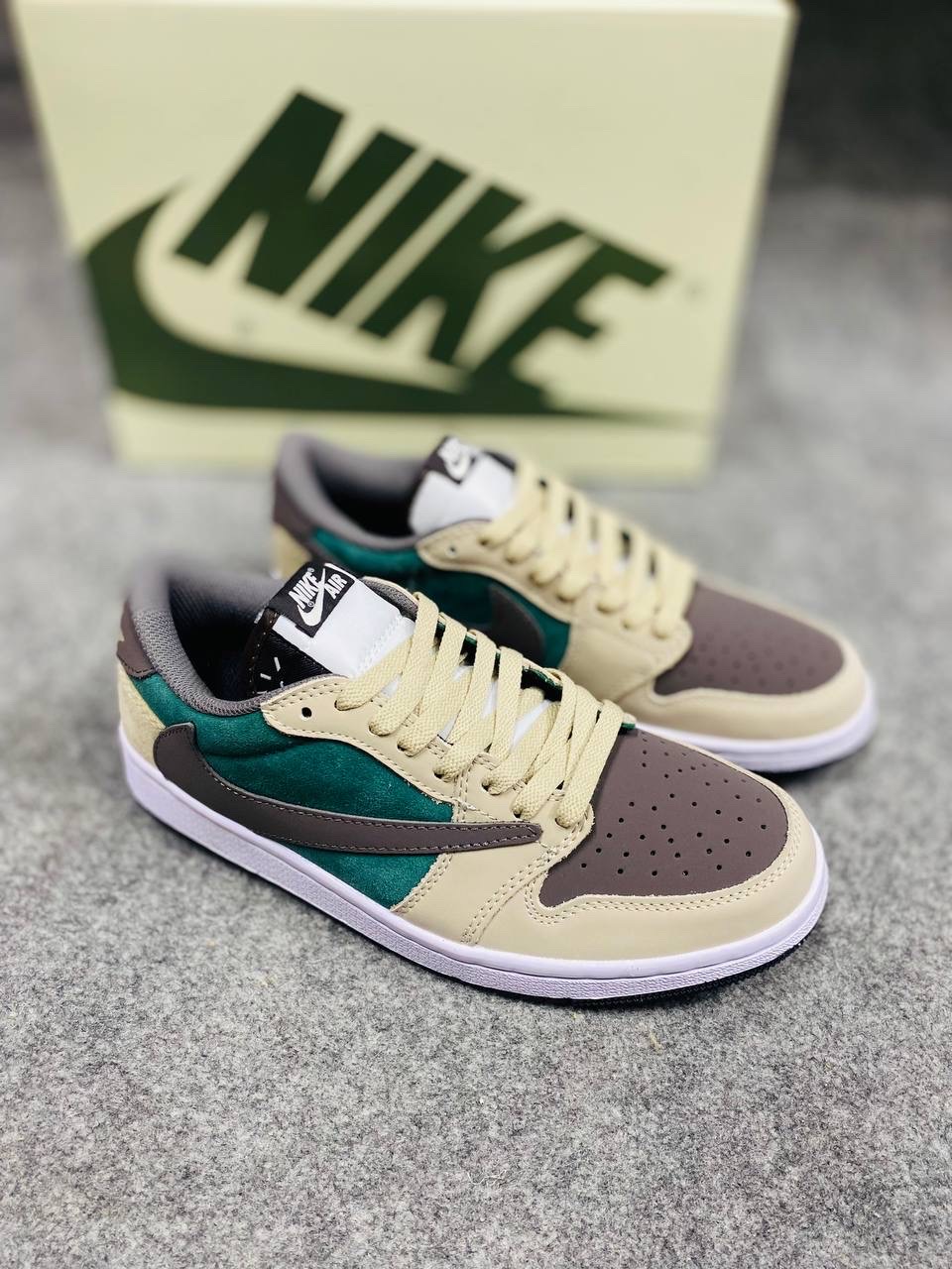 Travis Scott x Nike Air Jordan 1 Low :"Green&Brown" (1:1) thumbnail 3