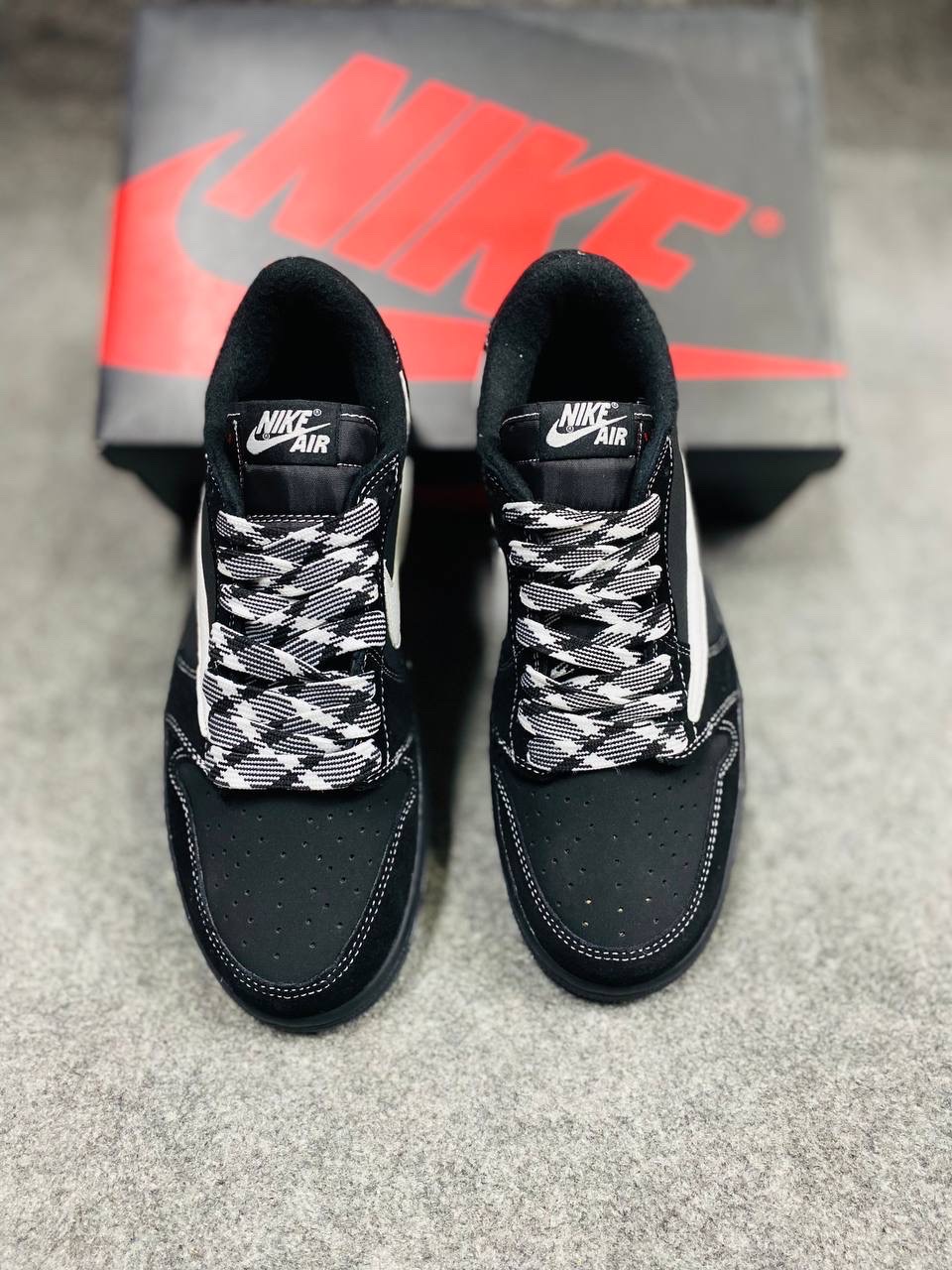 Travis Scott x Nike Air Jordan 1 Low OG SP "Black Phantom" (1:1) thumbnail 4