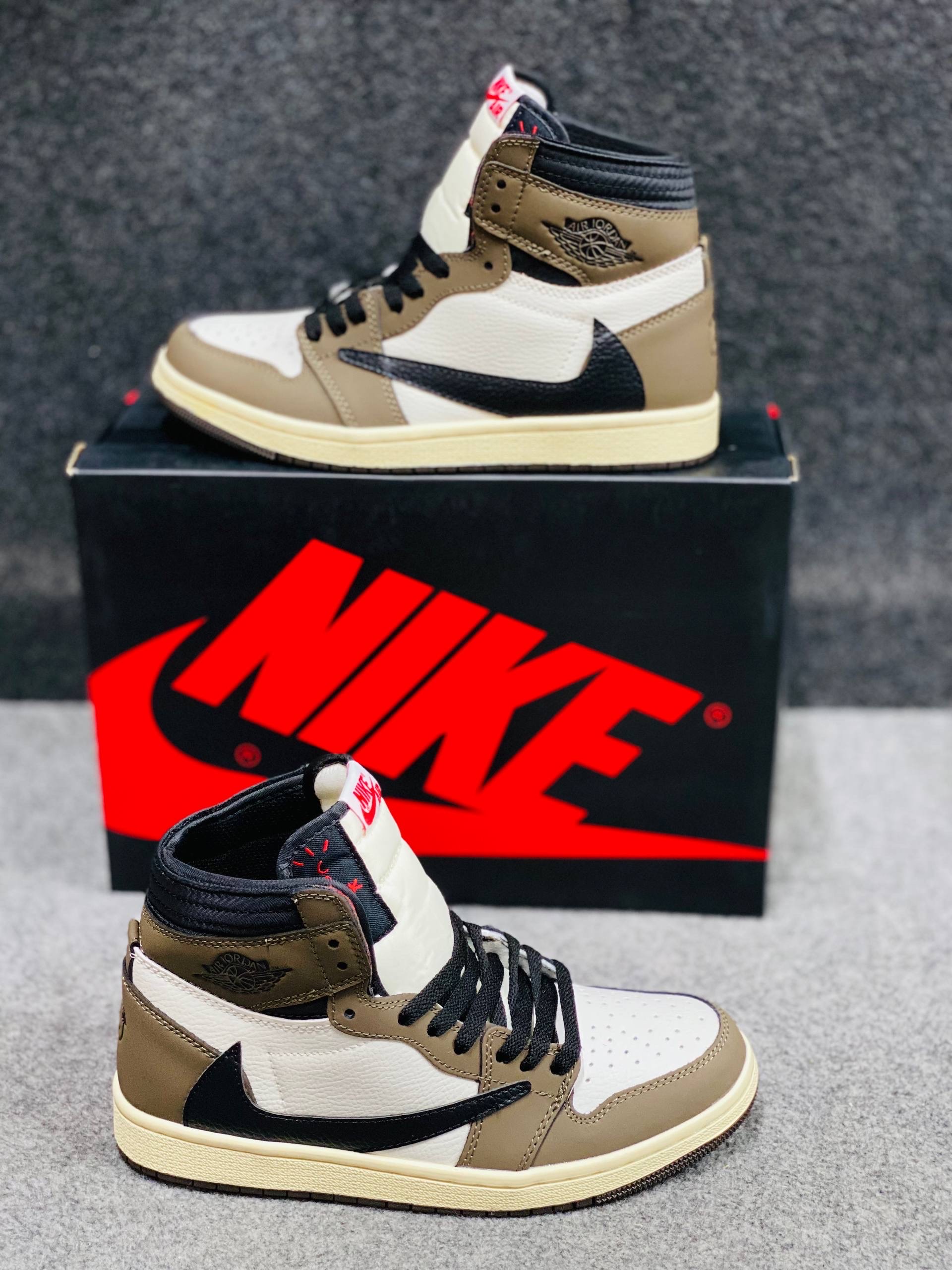 Air Jordan 1 Retro High OG SP Travis Scott Mocha (1:1) thumbnail 5