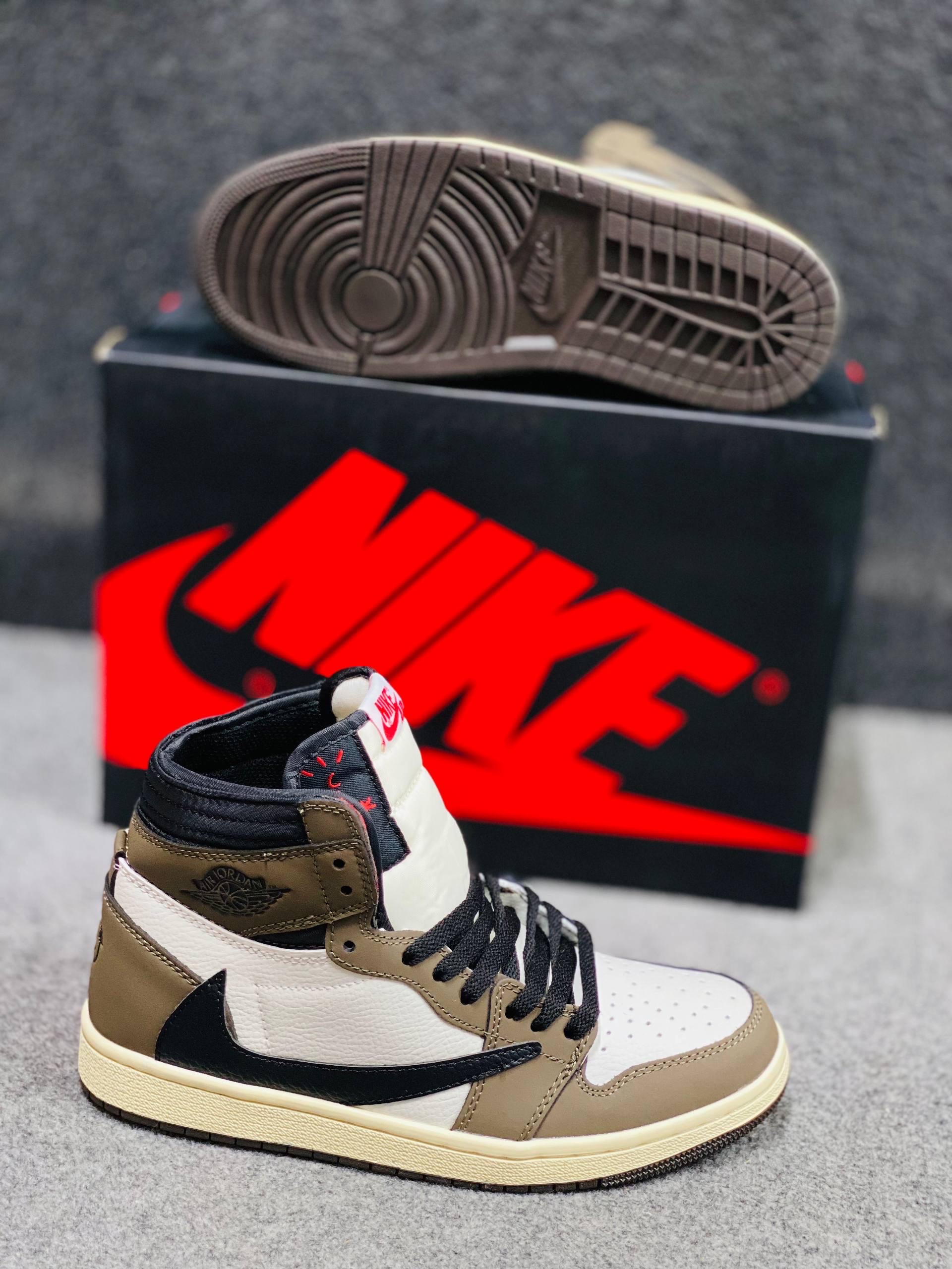 Air Jordan 1 Retro High OG SP Travis Scott Mocha (1:1) thumbnail 7