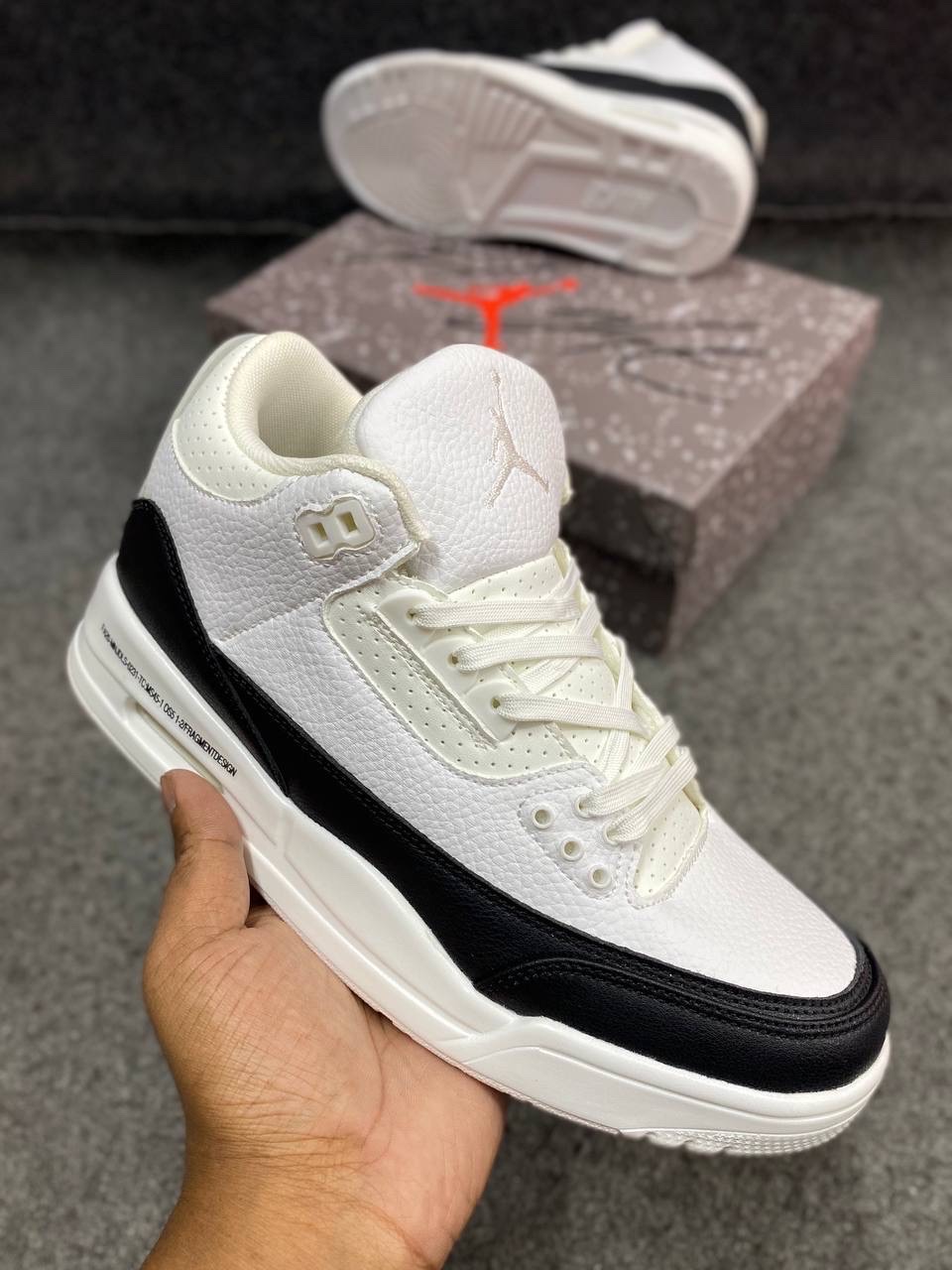 Air Jordan 3 Retro SP "Fragment" "Hiroshi Fujiwara" thumbnail 2