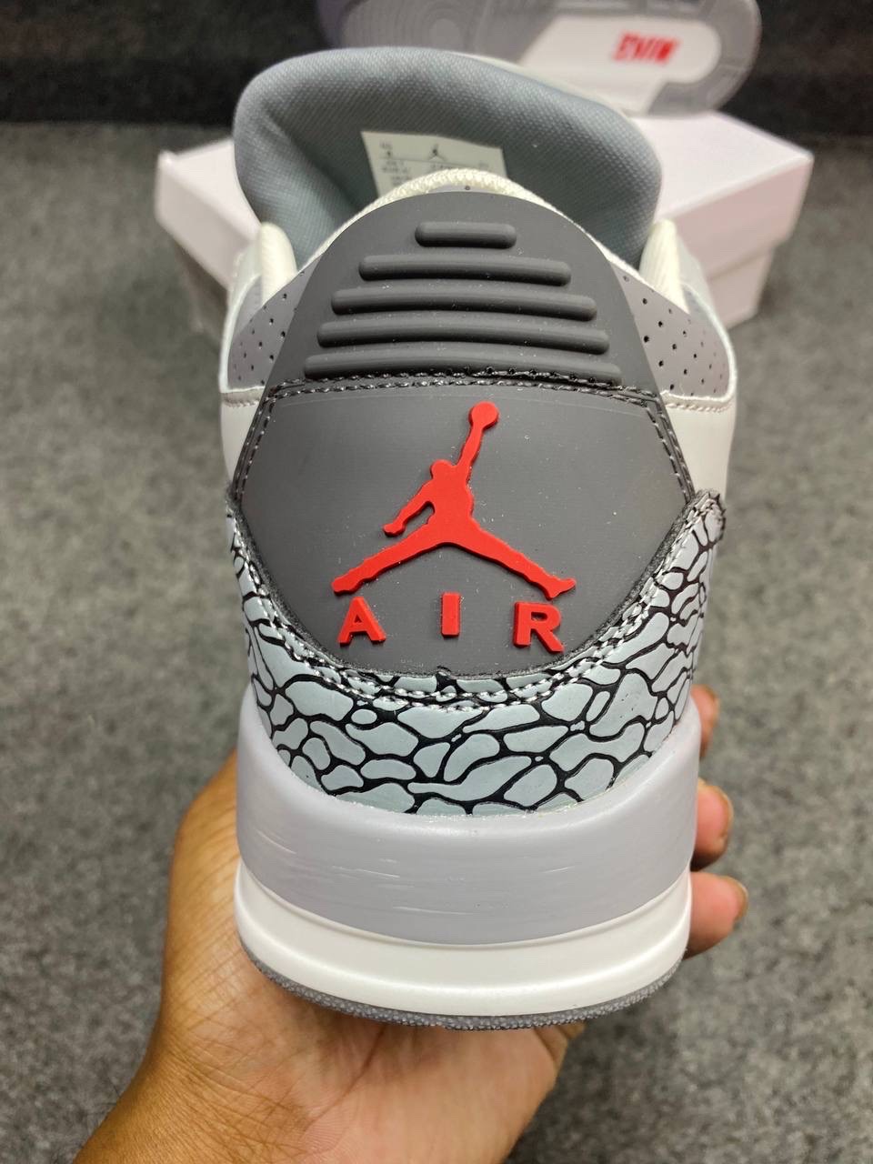 Air Jordan 3 Retro "Cool Grey" thumbnail 3