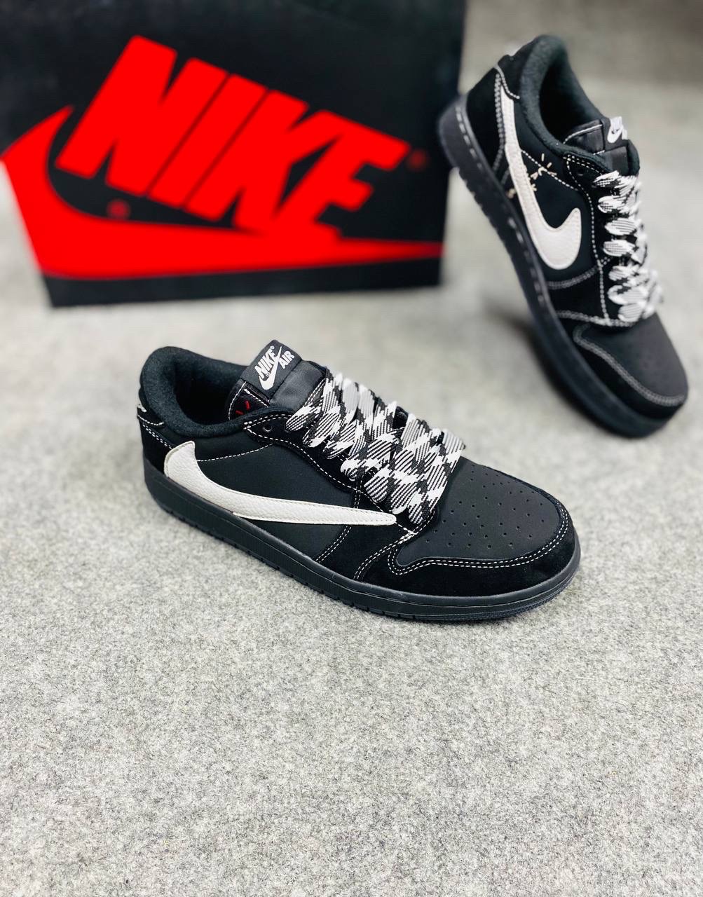 Travis Scott x Nike Air Jordan 1 Low OG SP "Black Phantom" (1:1) thumbnail 3
