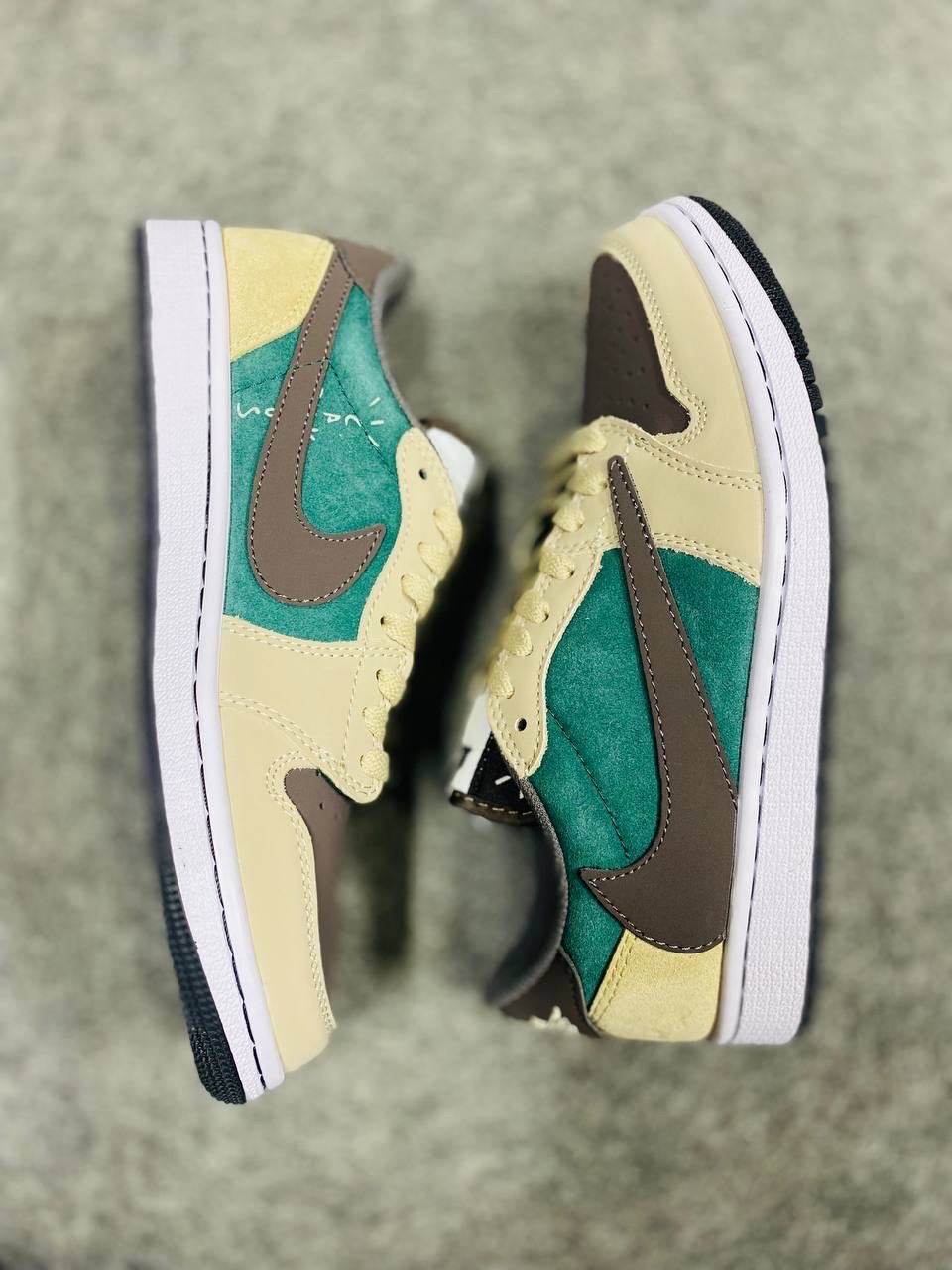 Travis Scott x Nike Air Jordan 1 Low :"Green&Brown" (1:1) thumbnail 6