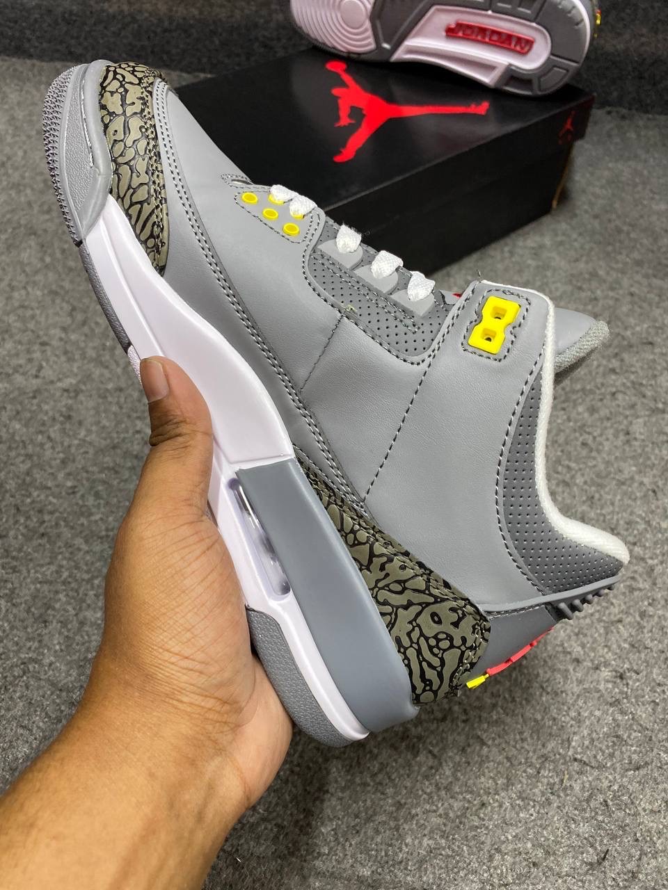 Nike Air Jordan 3 Retro "Cool Grey" thumbnail 5