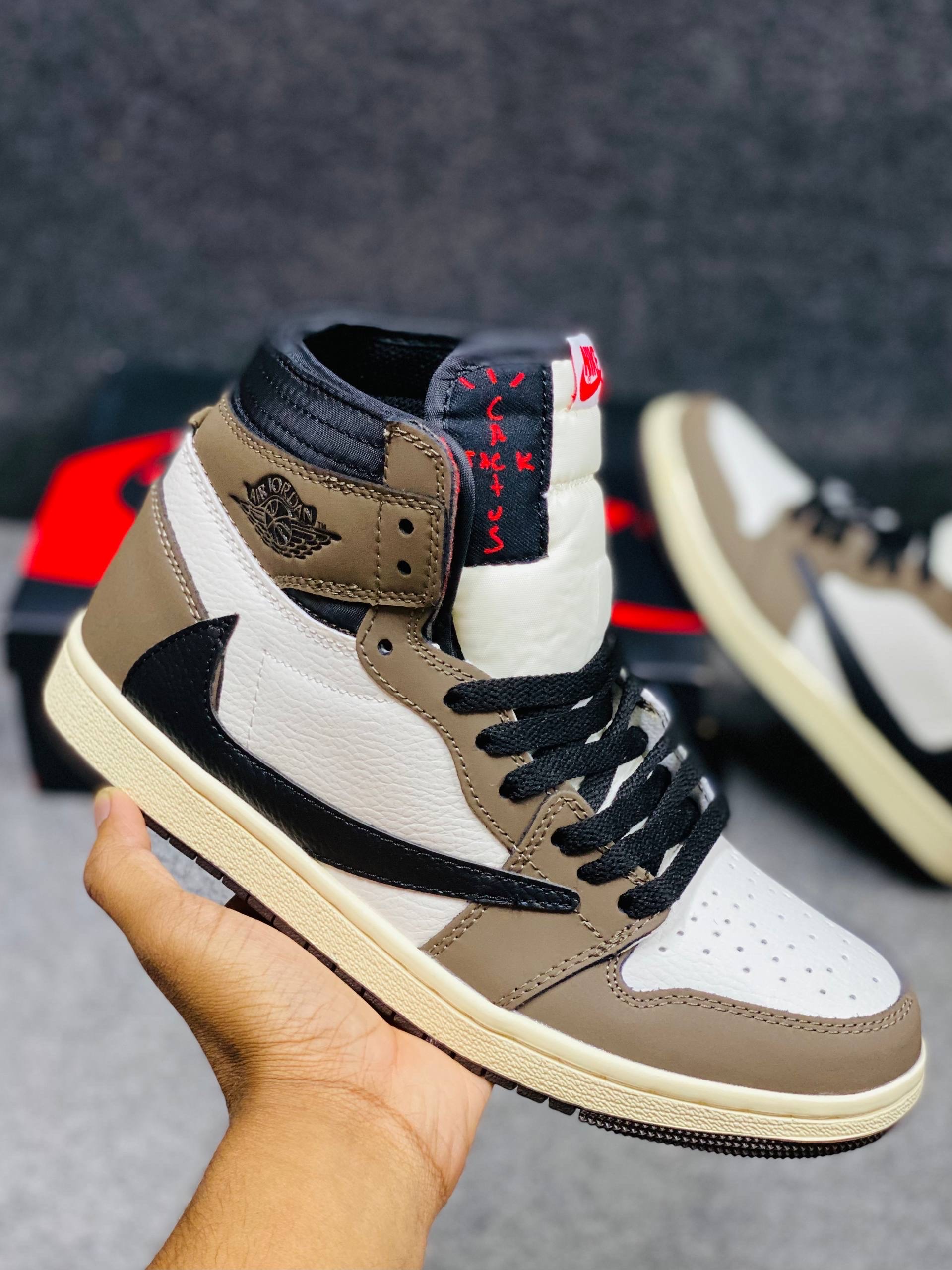 Air Jordan 1 Retro High OG SP Travis Scott Mocha (1:1) thumbnail 3