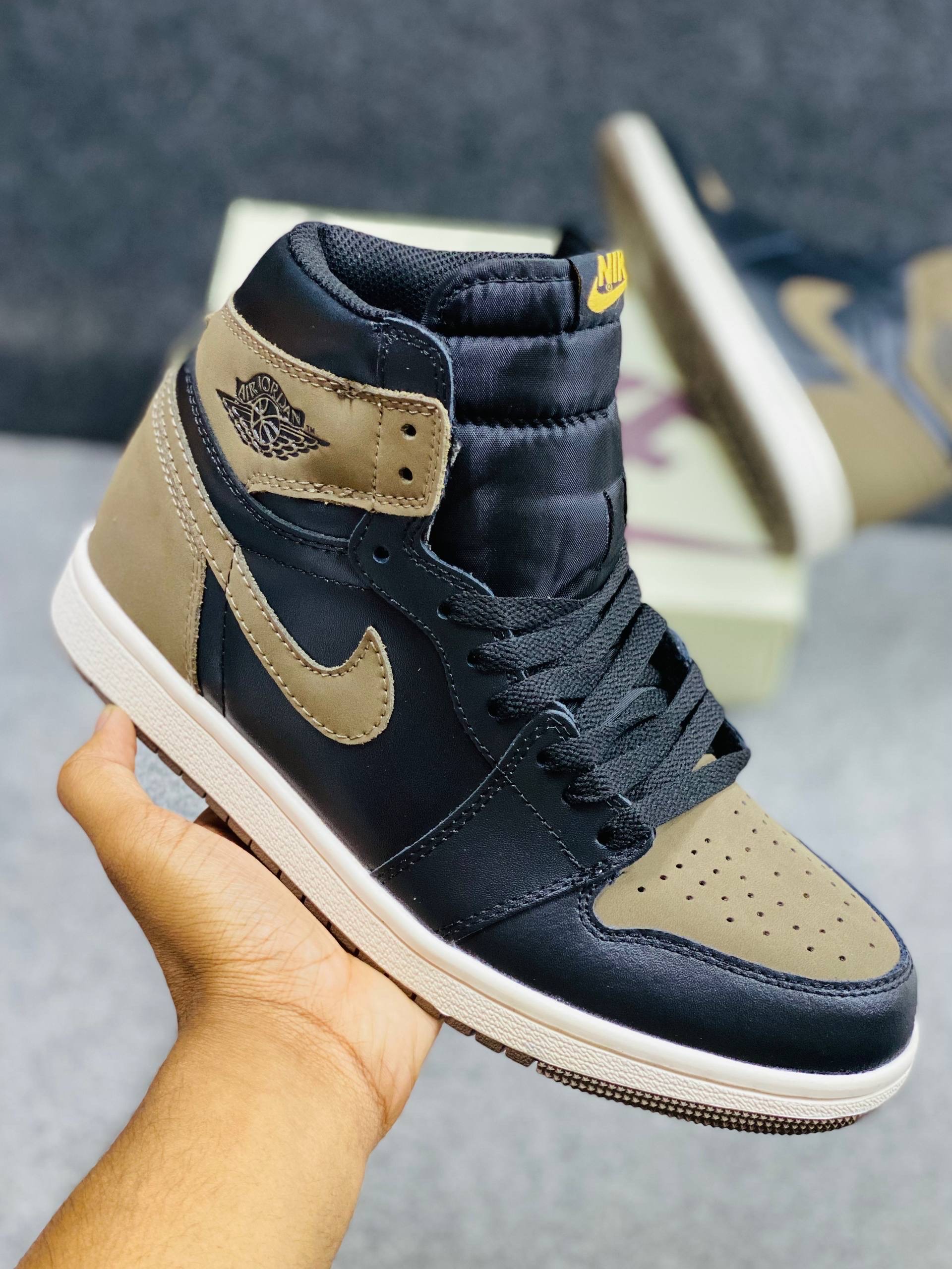 Air Jordan 1 Retro High OG "Palomino" (1:1) thumbnail 5