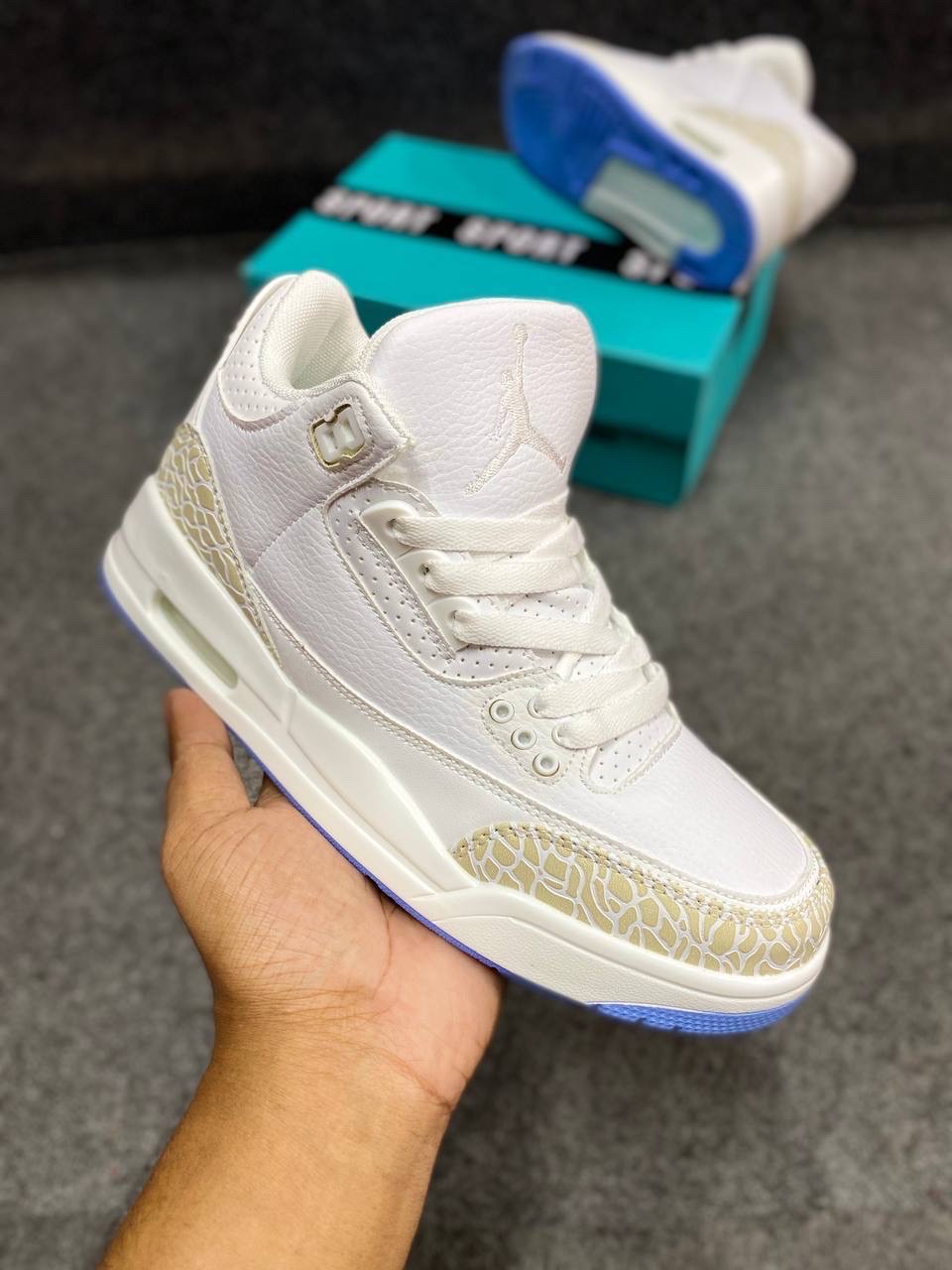 Air Jordan 3 Retro Craft "Ivory" thumbnail 2