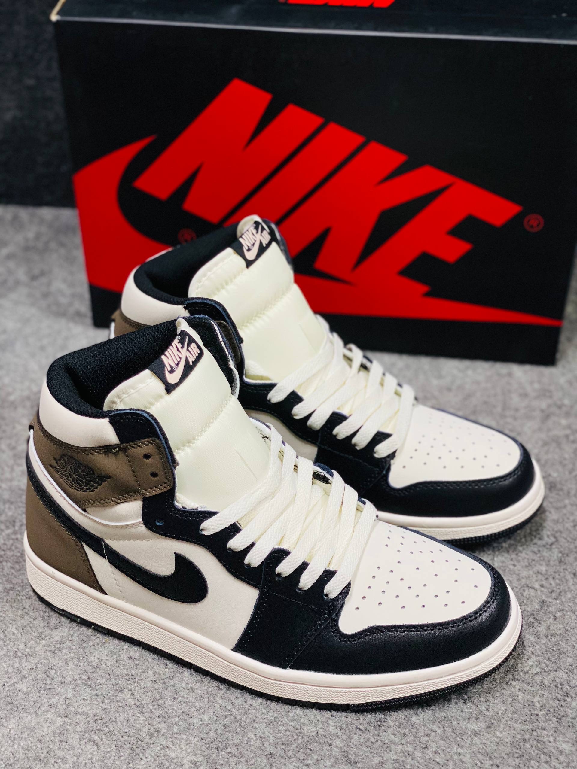 Air Jordan 1 Retro High OG "Dark Mocha" (1:1) thumbnail 2