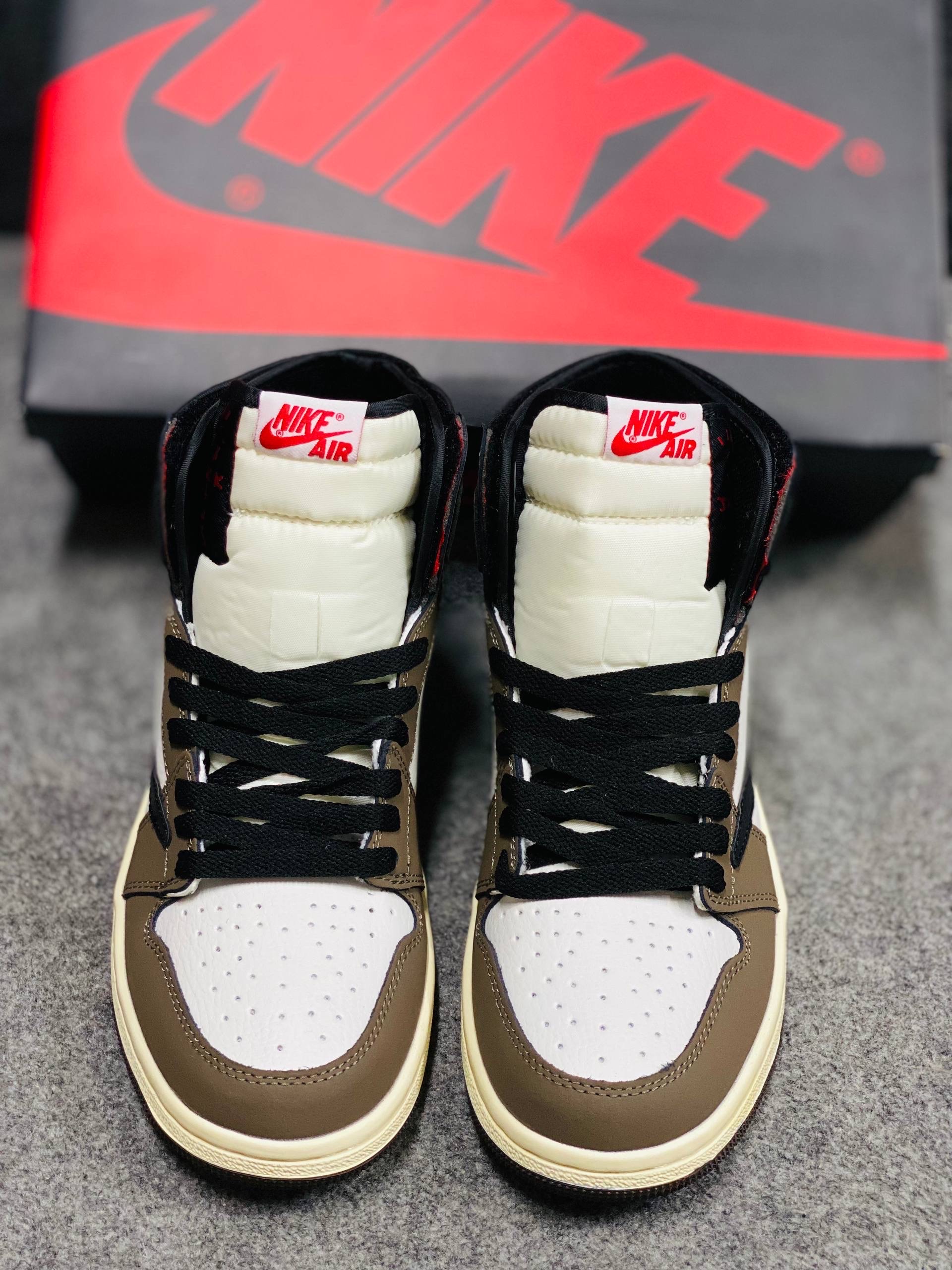 Air Jordan 1 Retro High OG SP Travis Scott Mocha (1:1) thumbnail 6
