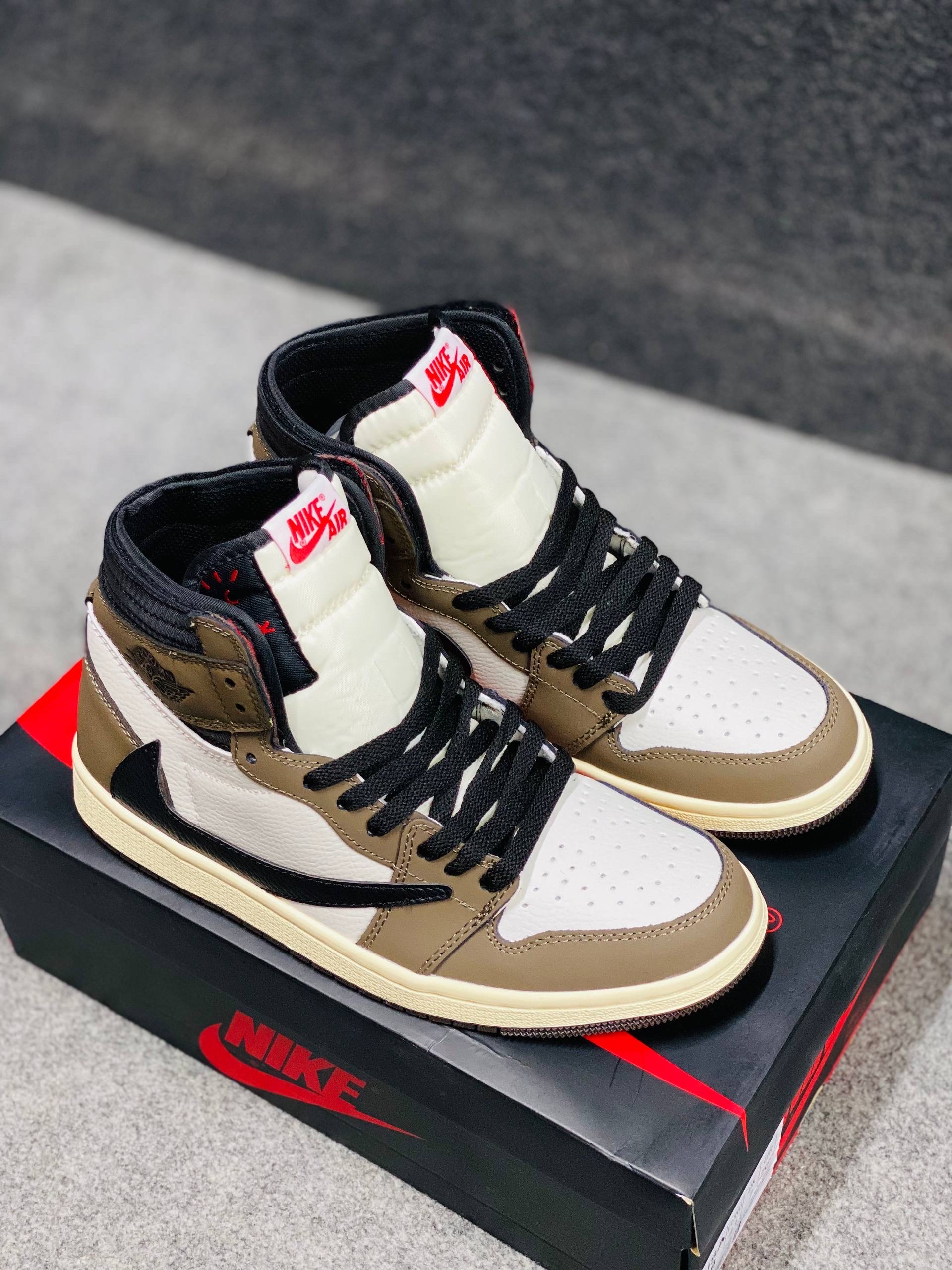 Air Jordan 1 Retro High OG SP Travis Scott Mocha (1:1)