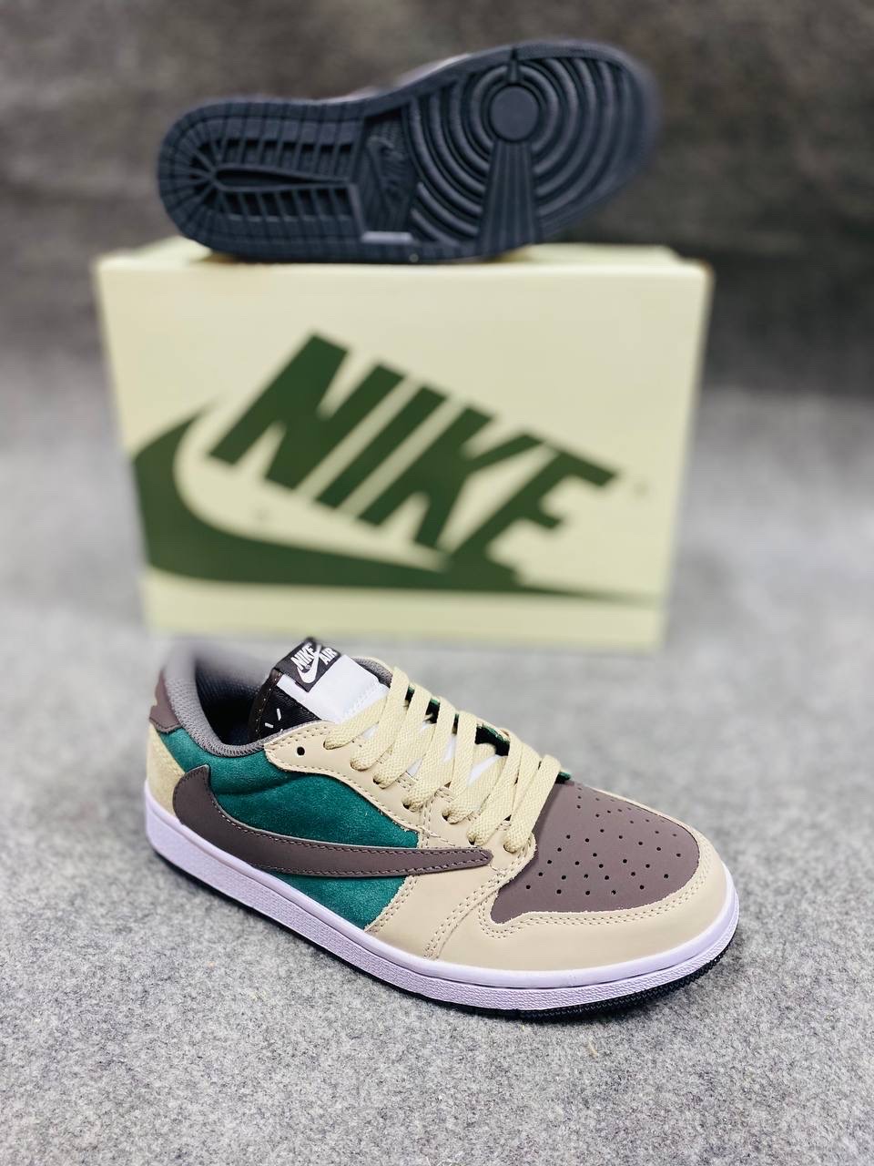 Travis Scott x Nike Air Jordan 1 Low :"Green&Brown" (1:1) thumbnail 7