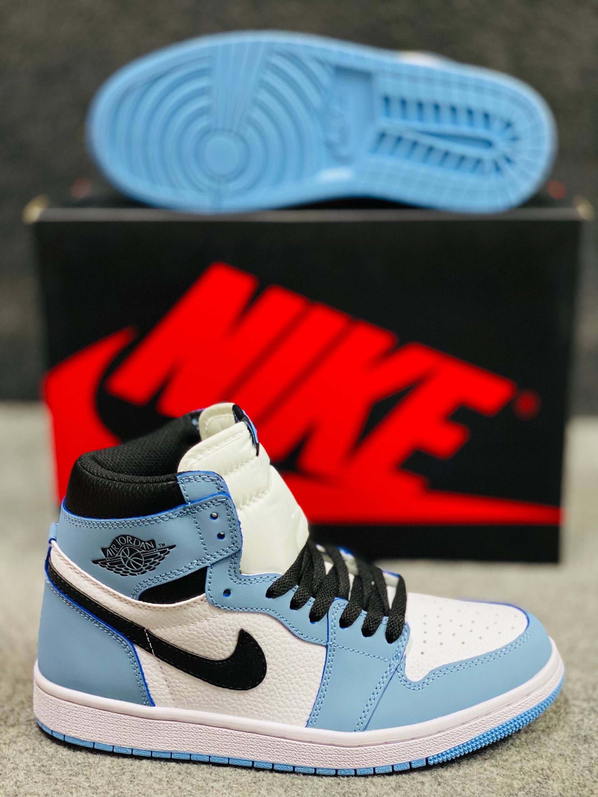 Air Jordan 1 Retro High OG "University Blue" (1:1) thumbnail 7