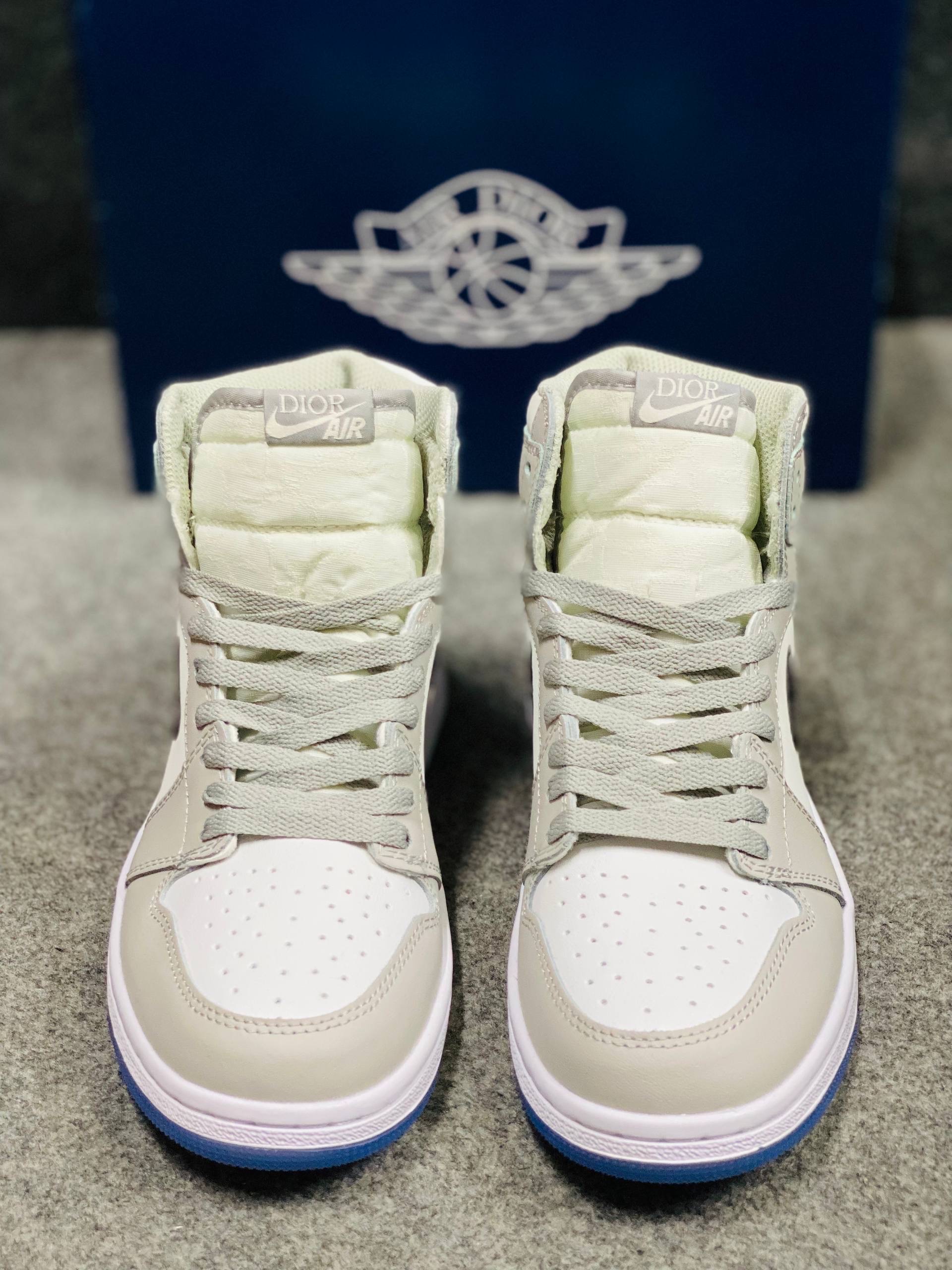 Air Jordan 1 Retro High Dior (1:1) thumbnail 4
