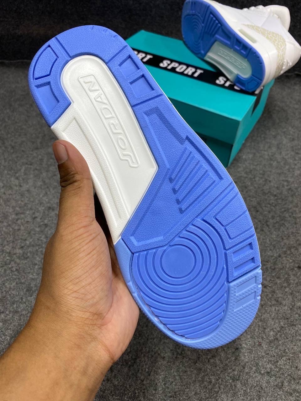 Air Jordan 3 Retro Craft "Ivory" thumbnail 4