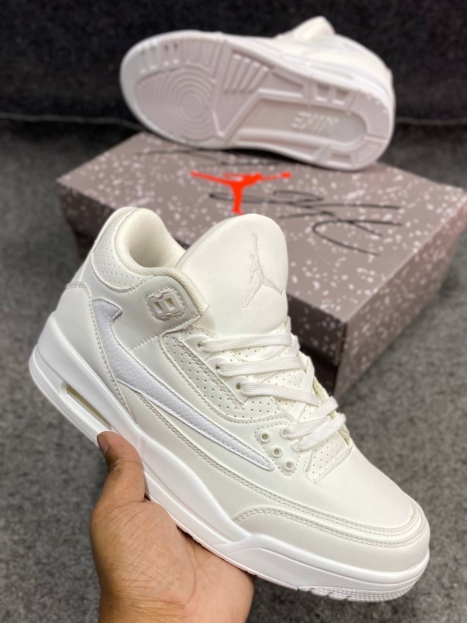 Nike Air Jordan 3 : "Pure Money" thumbnail 2