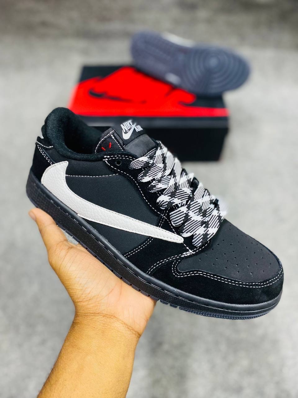 Travis Scott x Nike Air Jordan 1 Low OG SP "Black Phantom" (1:1) thumbnail 2