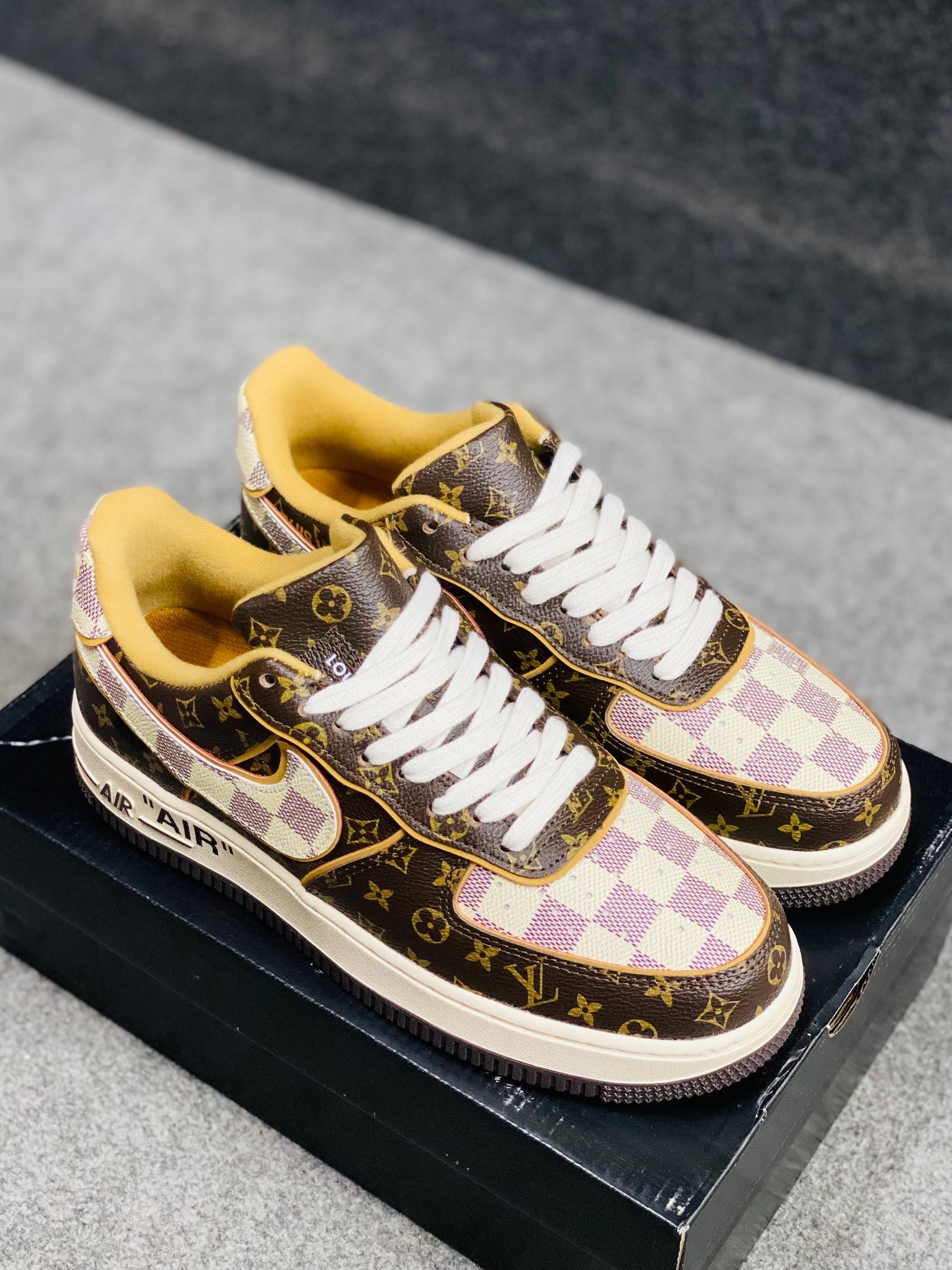 AF-1 LV "monogram" (1:1)