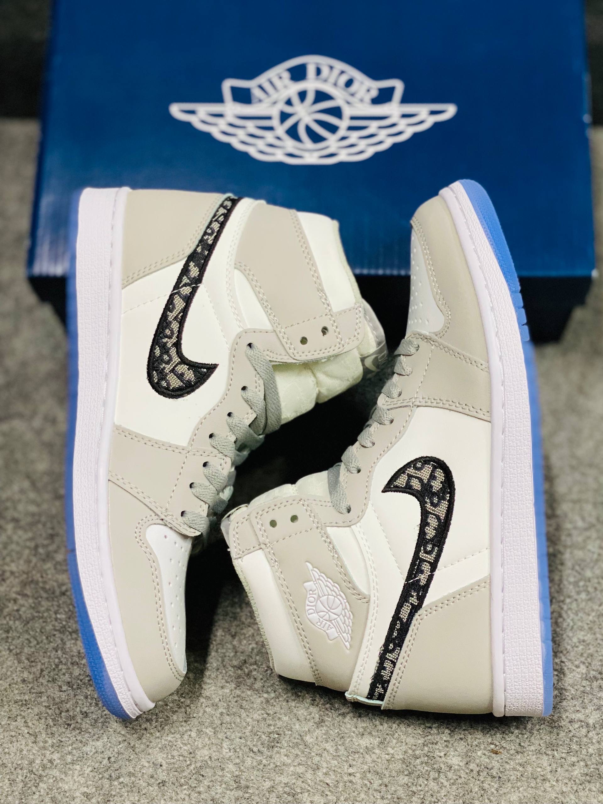 Air Jordan 1 Retro High Dior (1:1) thumbnail 5